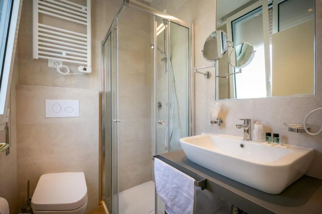 Bathroom in Hotel Le Lampare