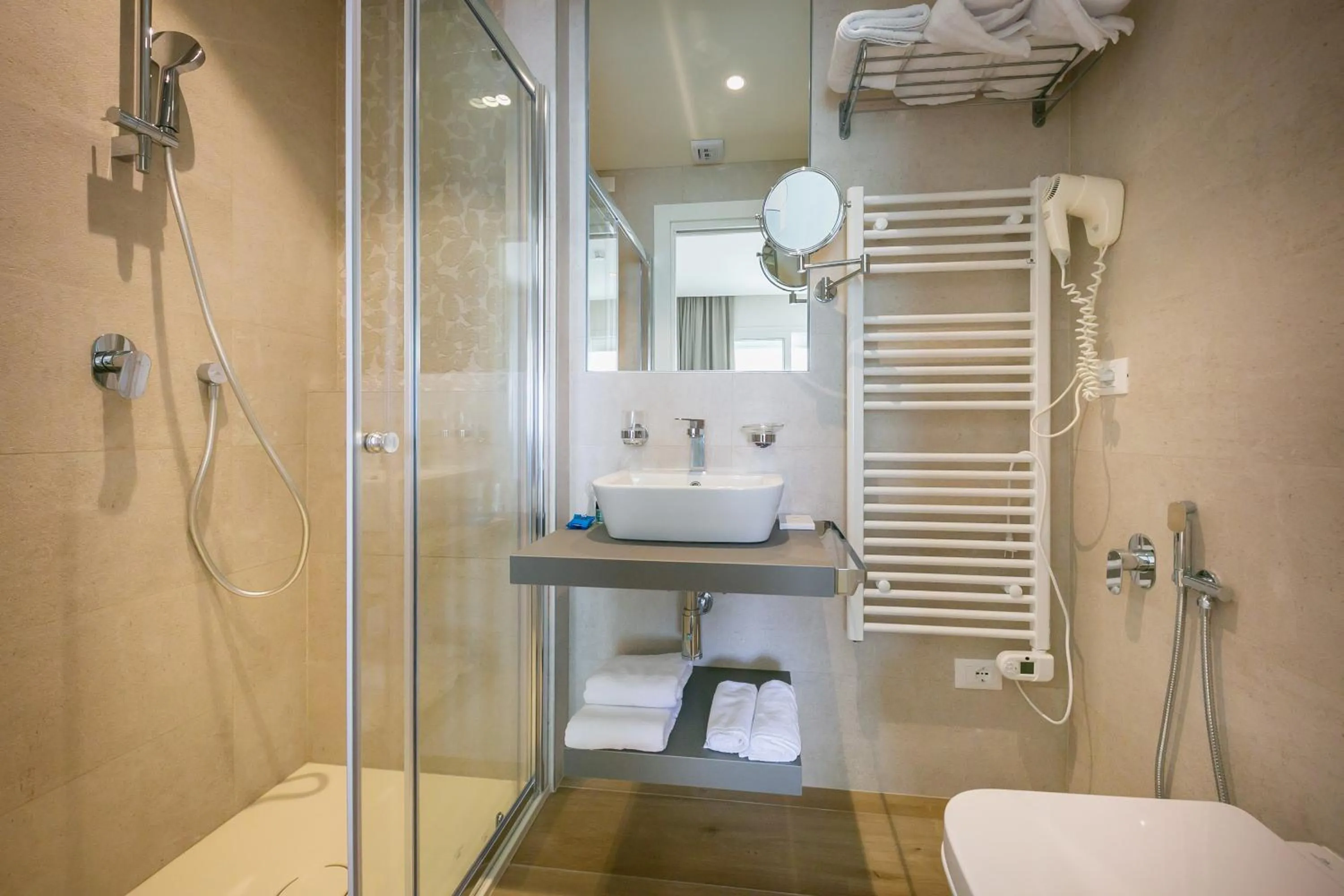 Bathroom in Hotel Le Lampare