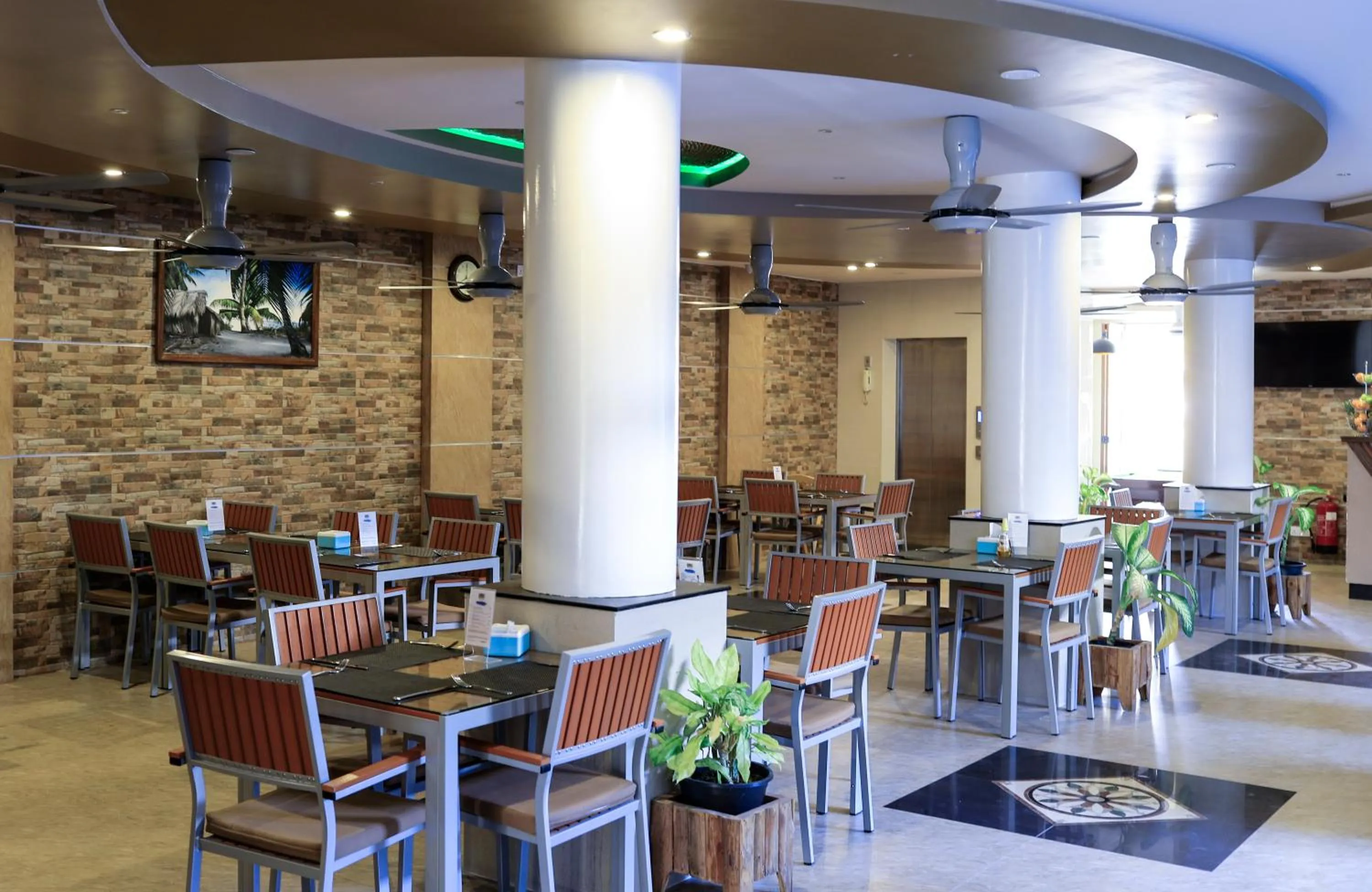 Restaurant/places to eat in Triton Beach Hotel & Spa