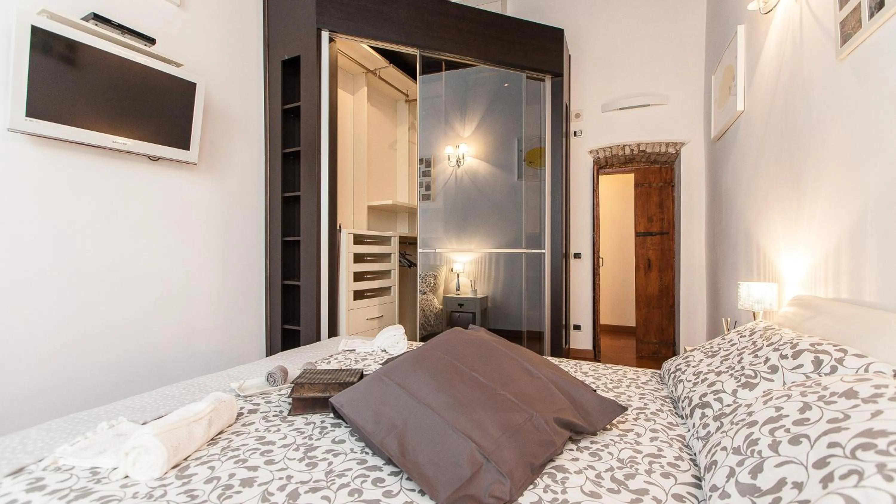 Bed in Rental in Rome Mial house