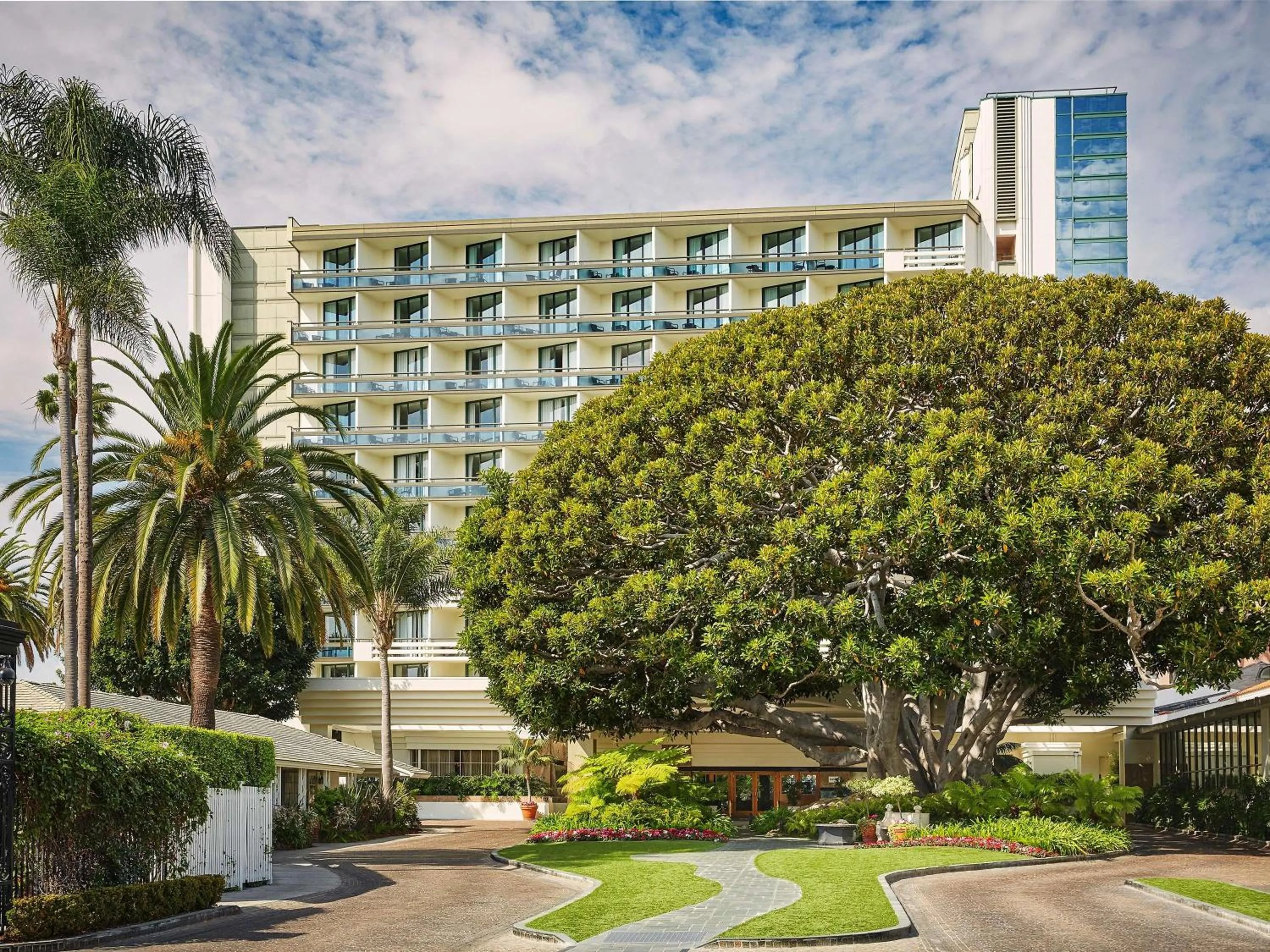 Bedroom in Fairmont Miramar Hotel & Bungalows