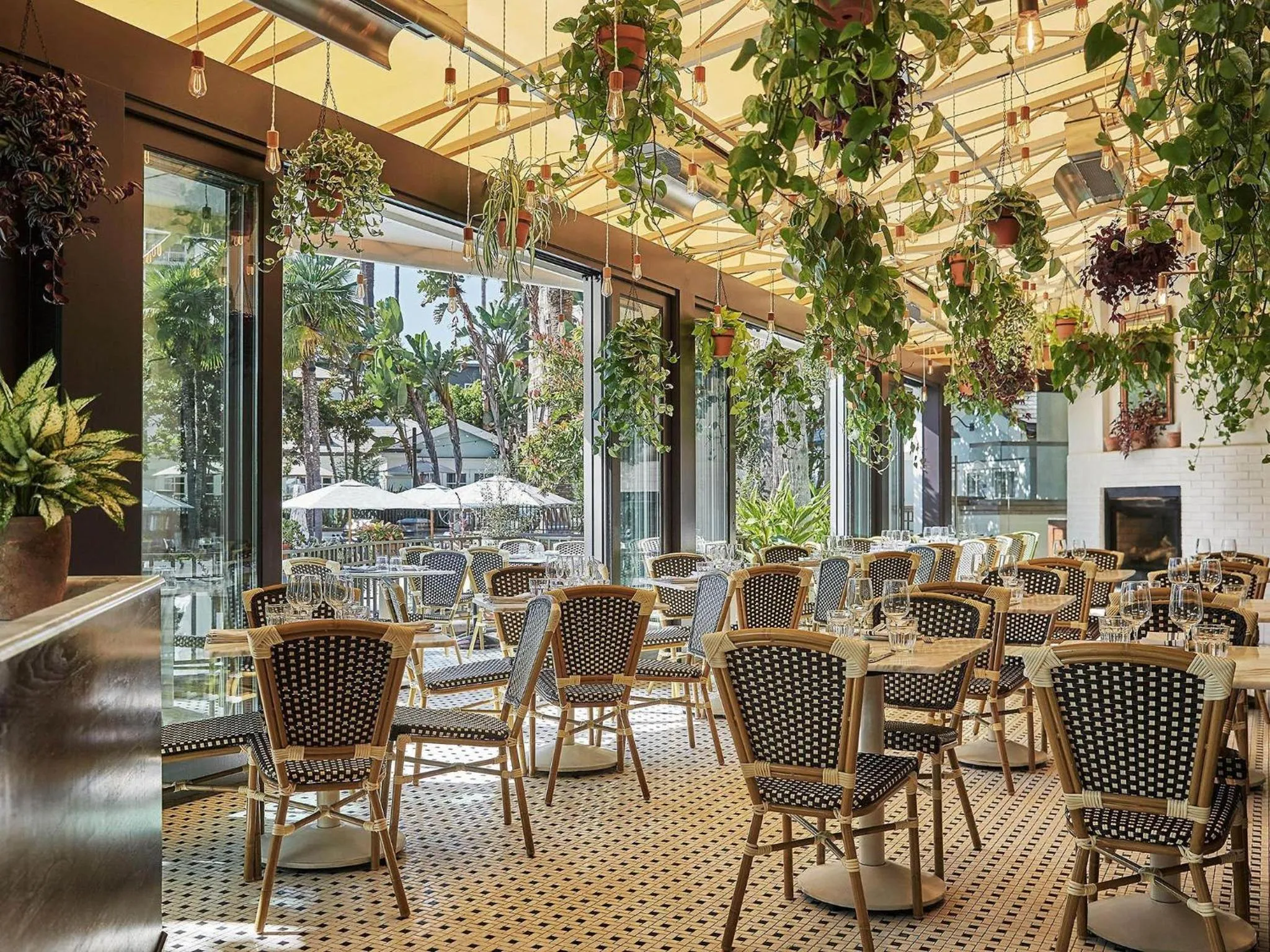 Restaurant/places to eat in Fairmont Miramar Hotel & Bungalows