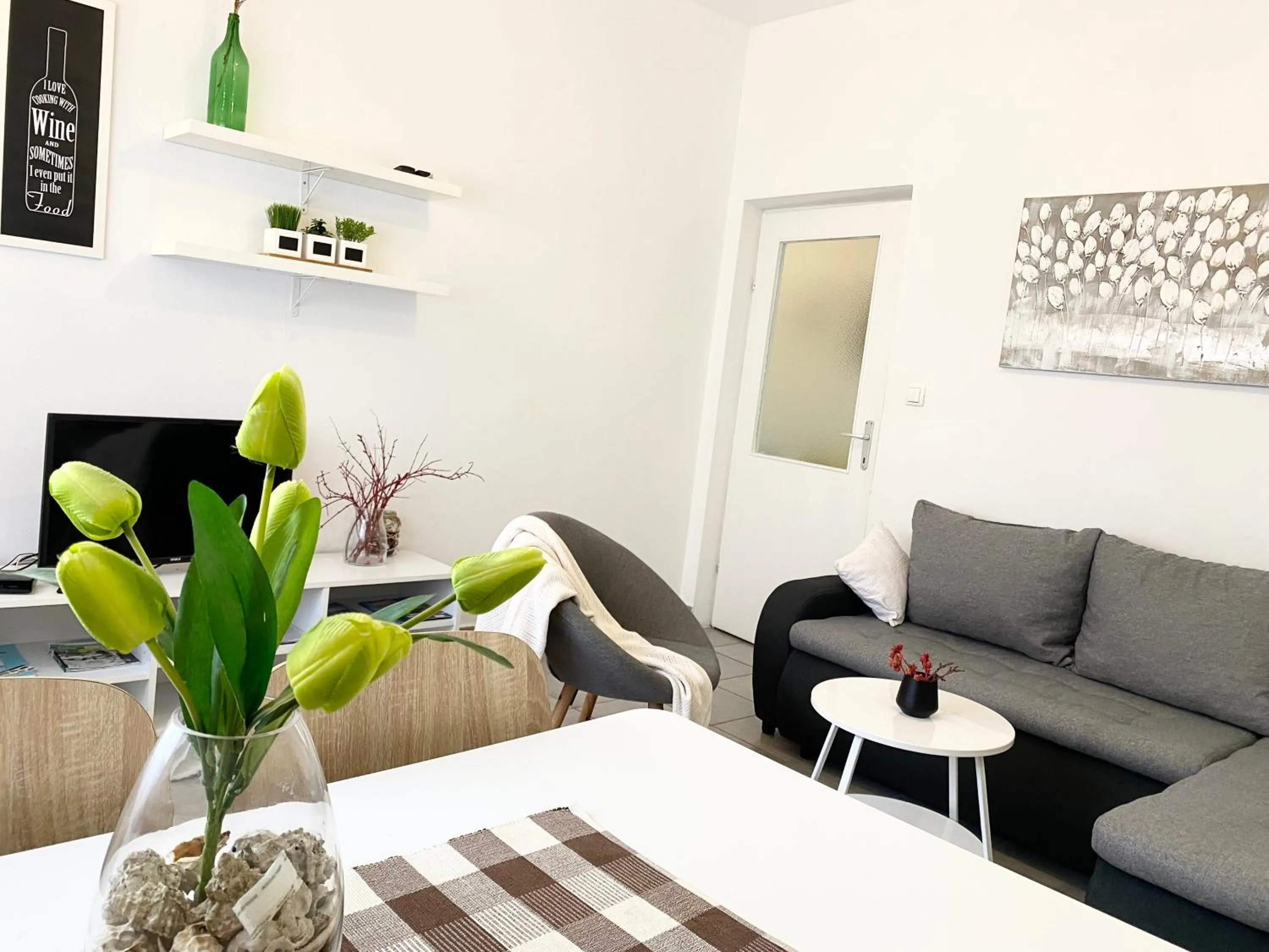 Living room in Luna Maris Apartments