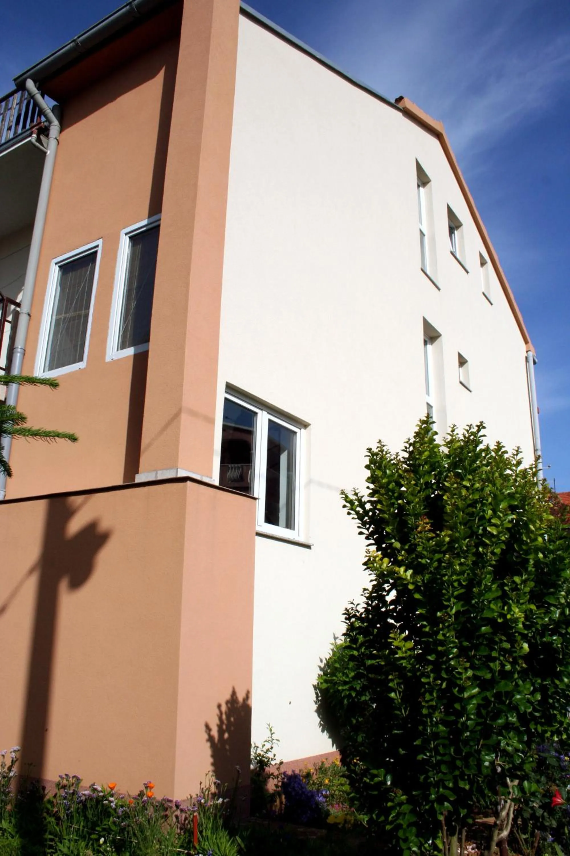 Property building in Luna Maris Apartments