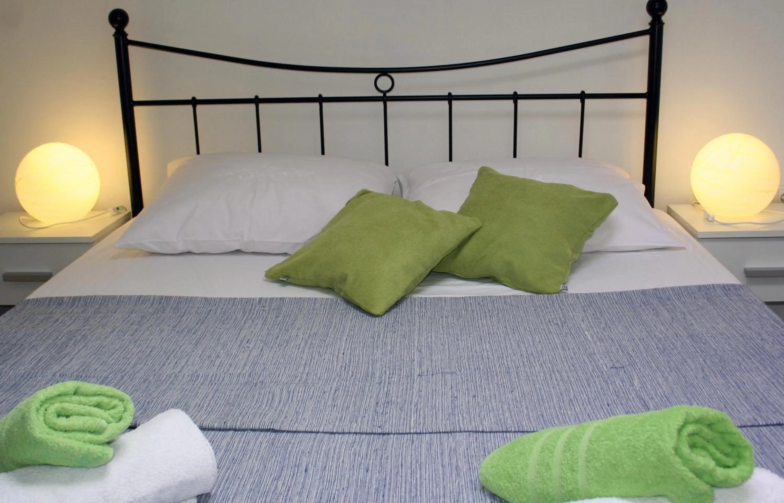 Bedroom, Bed in Luna Maris Apartments