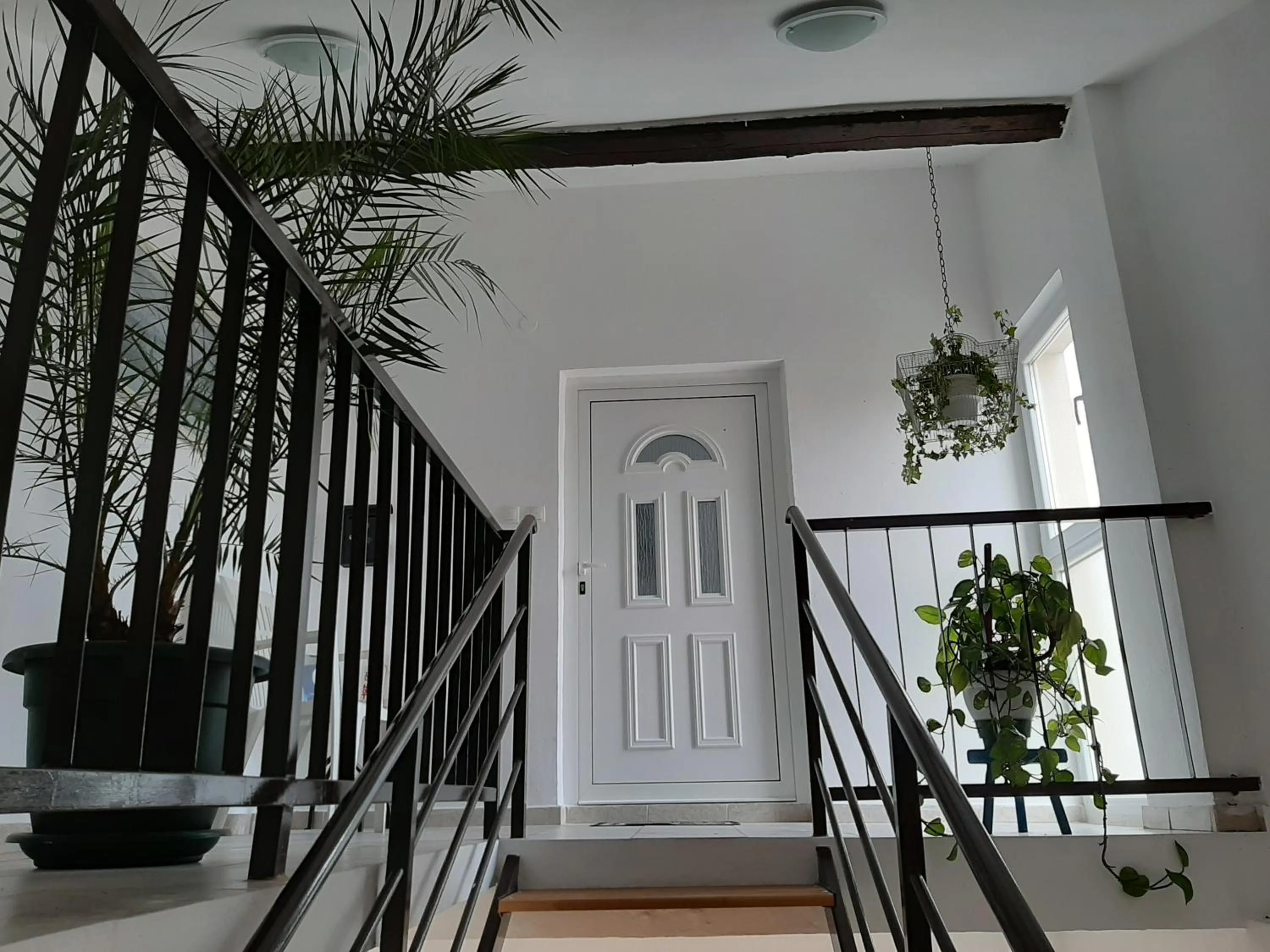 Facade/entrance in Luna Maris Apartments