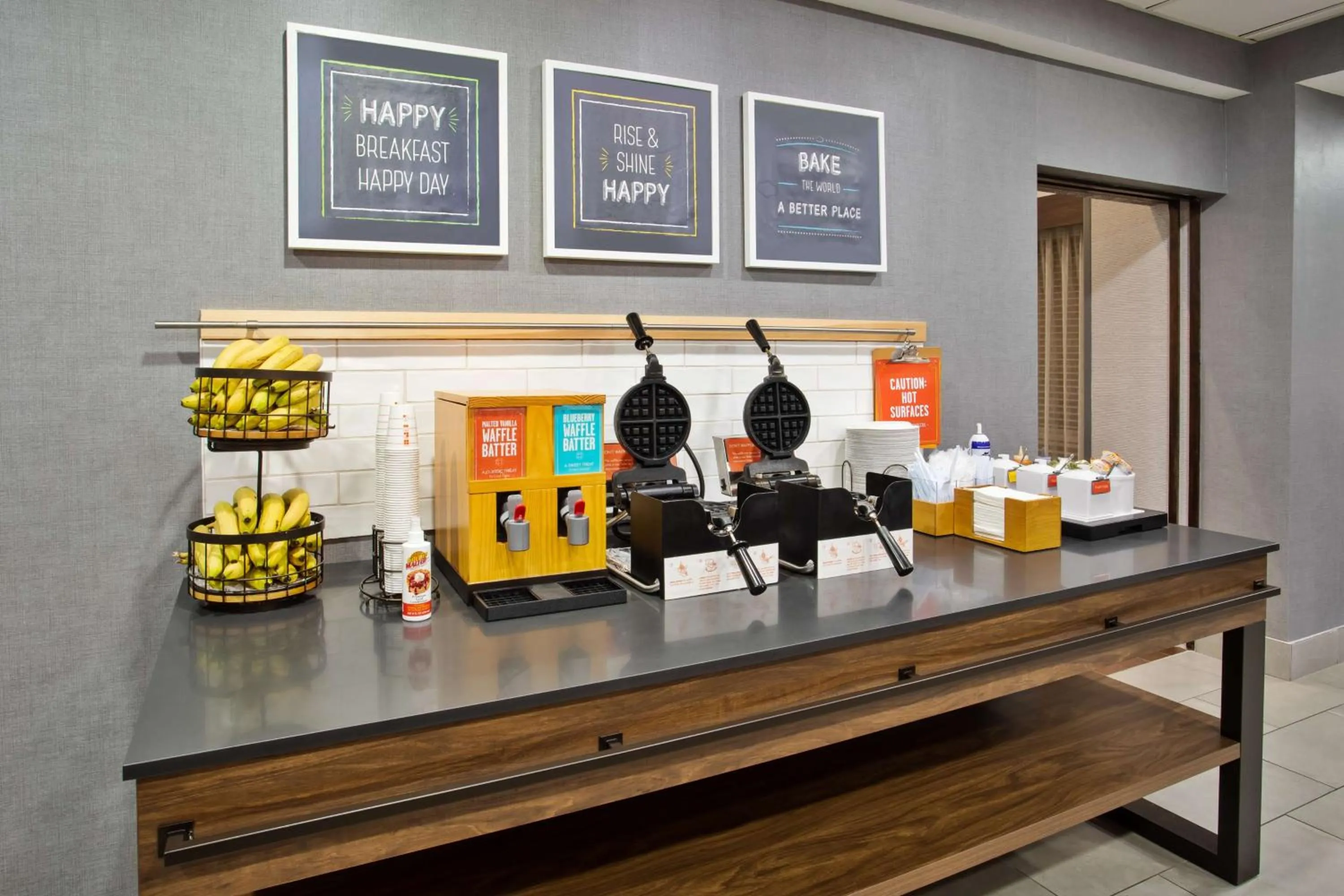 Restaurant/places to eat in Hampton Inn & Suites Cape Coral / Fort Myers