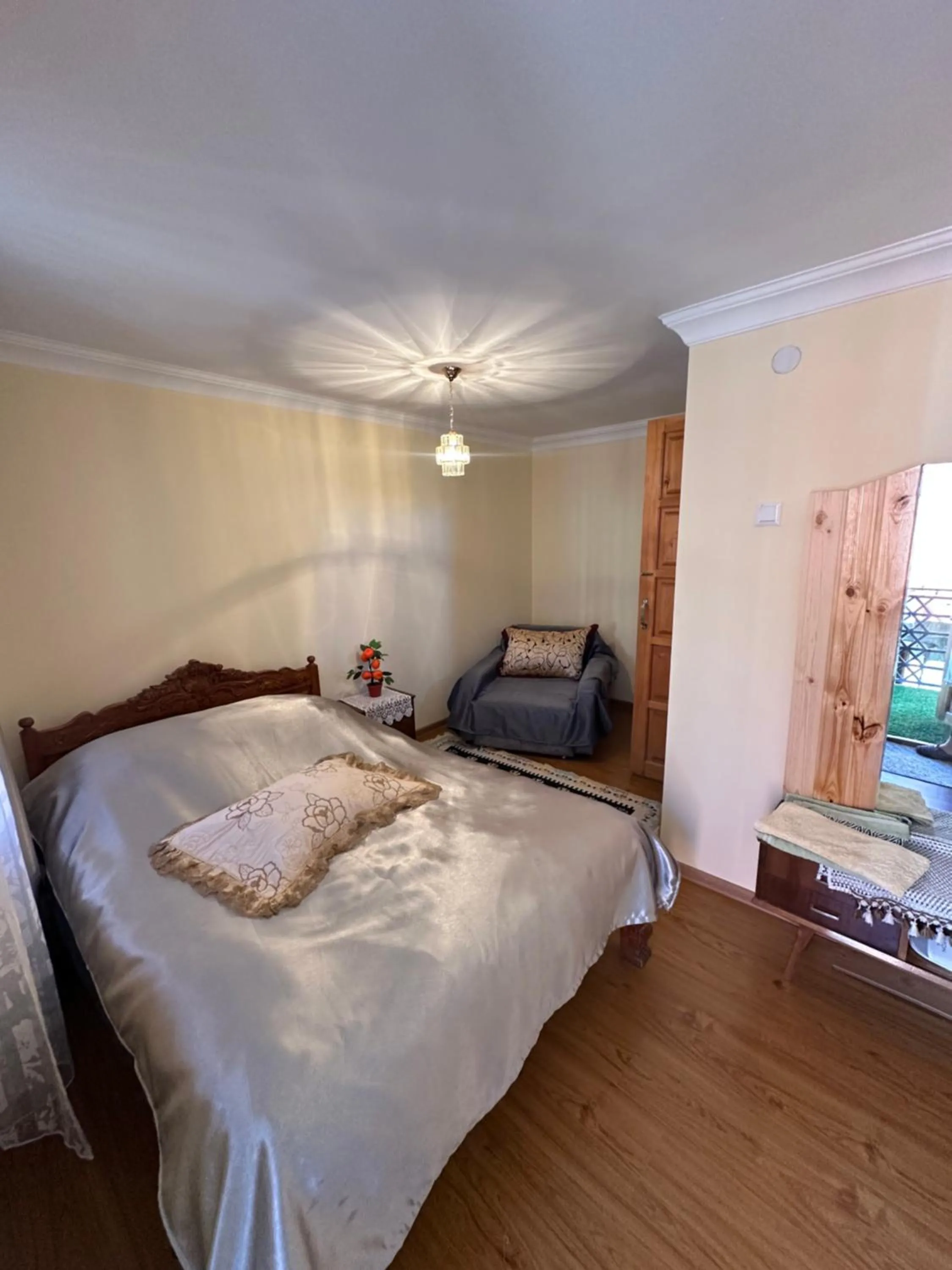 Double Room with Private Bathroom in Guest House Iura