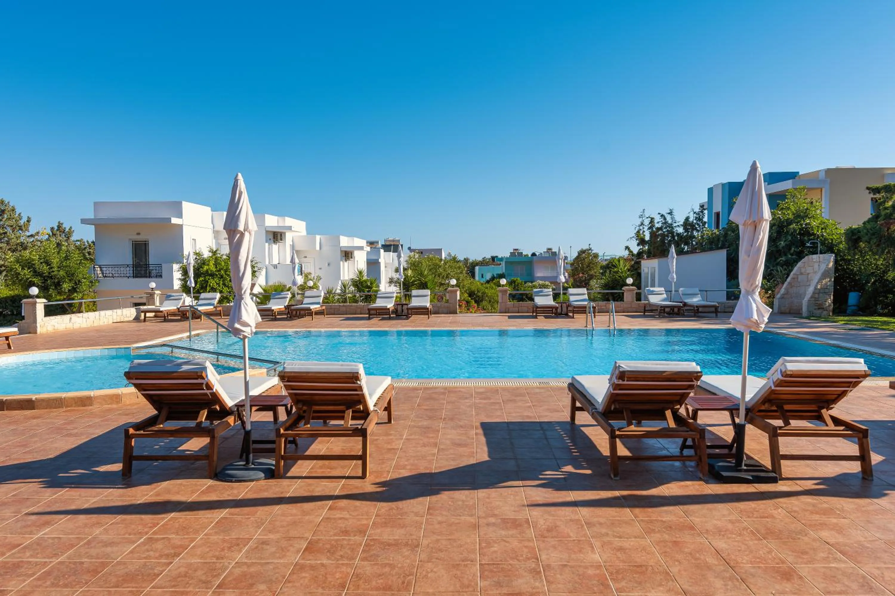 Swimming pool in W Suites by Estia