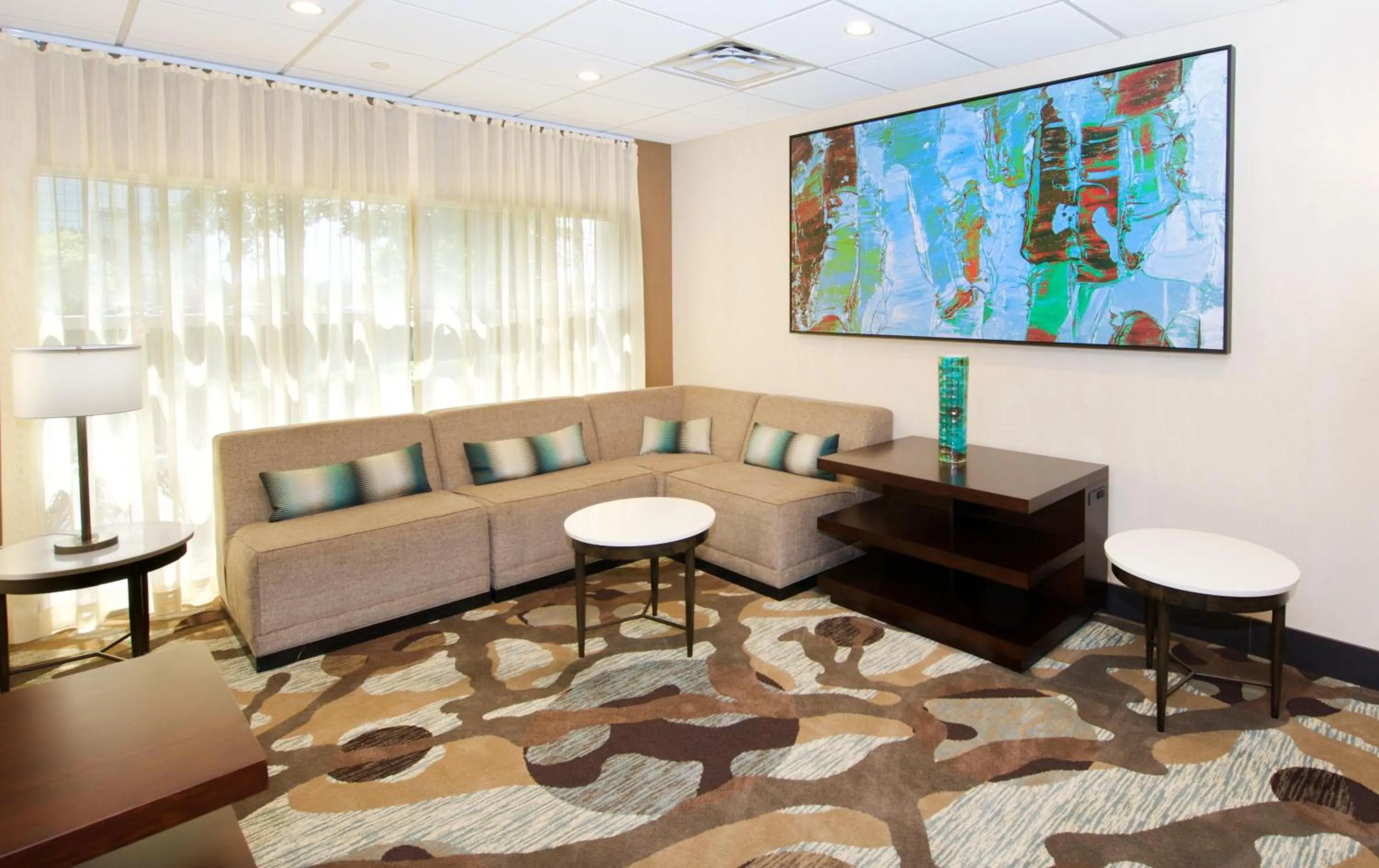 Lobby or reception in Embassy Suites by Hilton Cincinnati Northeast - Blue Ash
