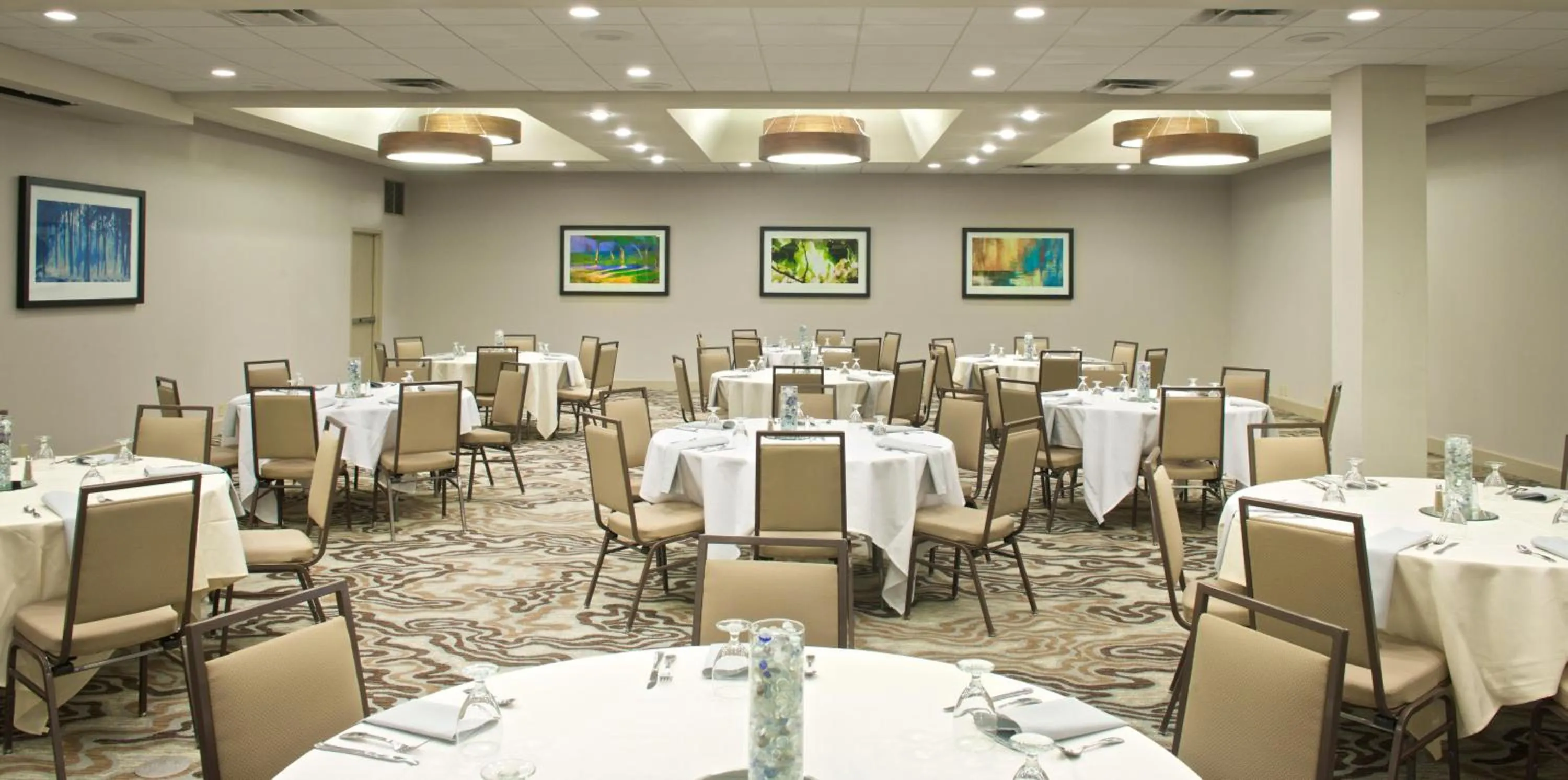 Meeting/conference room in Embassy Suites by Hilton Cincinnati Northeast - Blue Ash