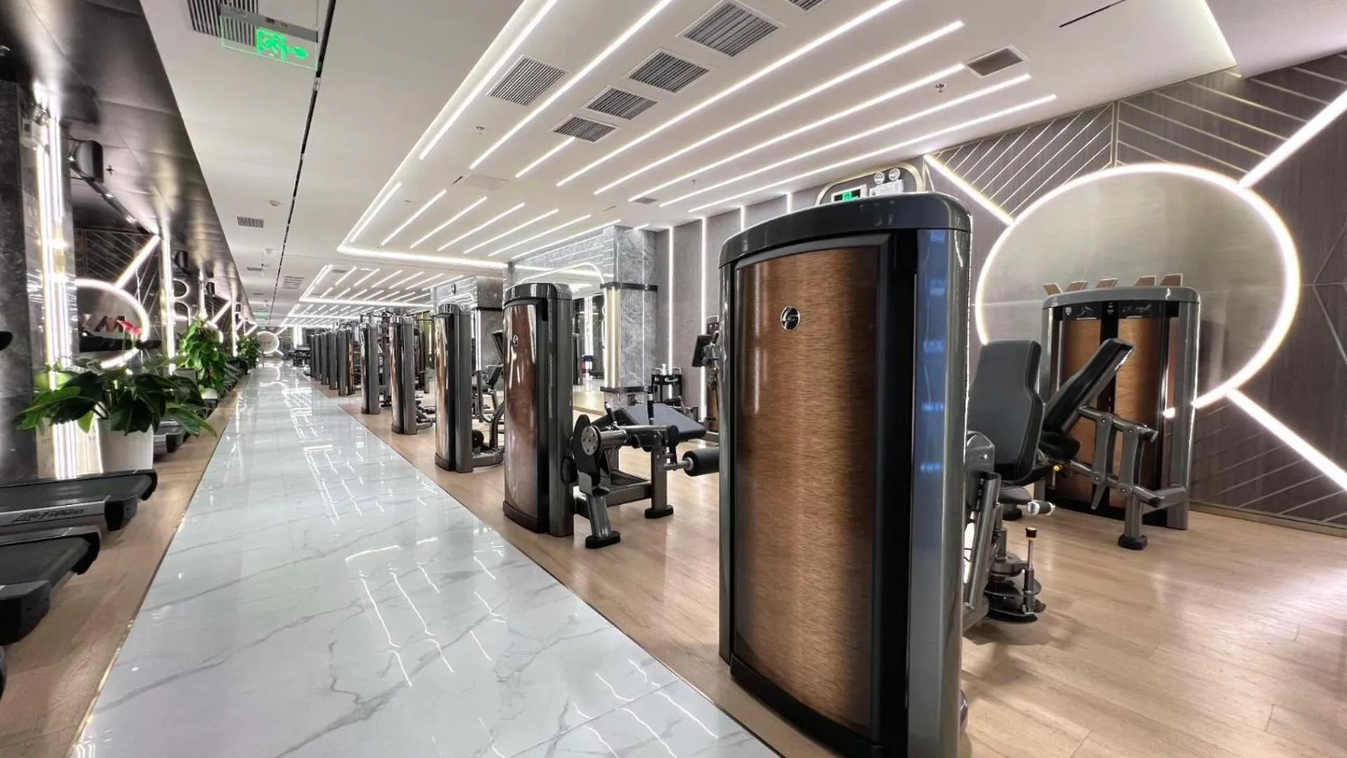 Fitness centre/facilities in Leeden Hotel Guangzhou