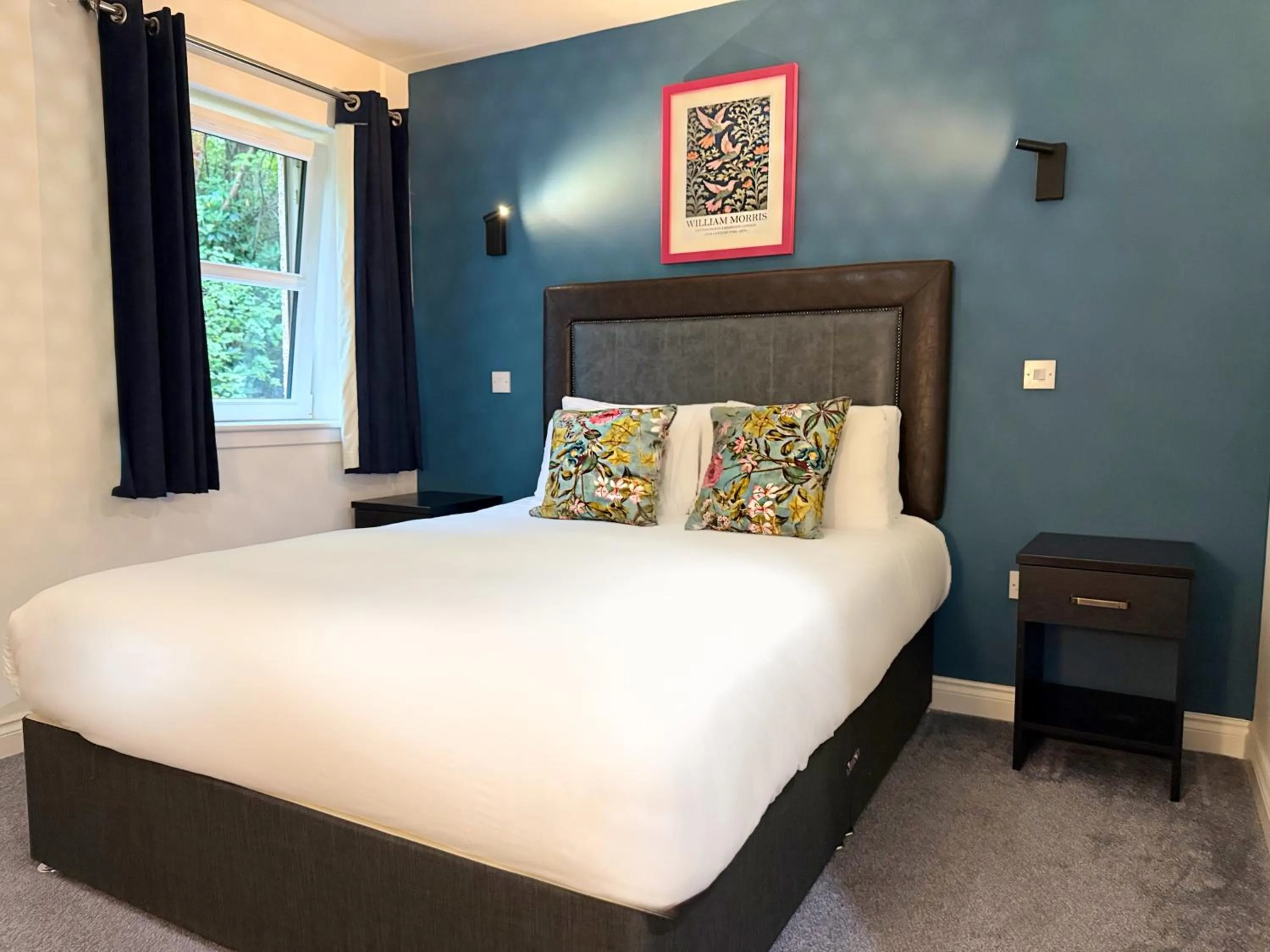 Bedroom, Bed in The Gilvenbank Hotel