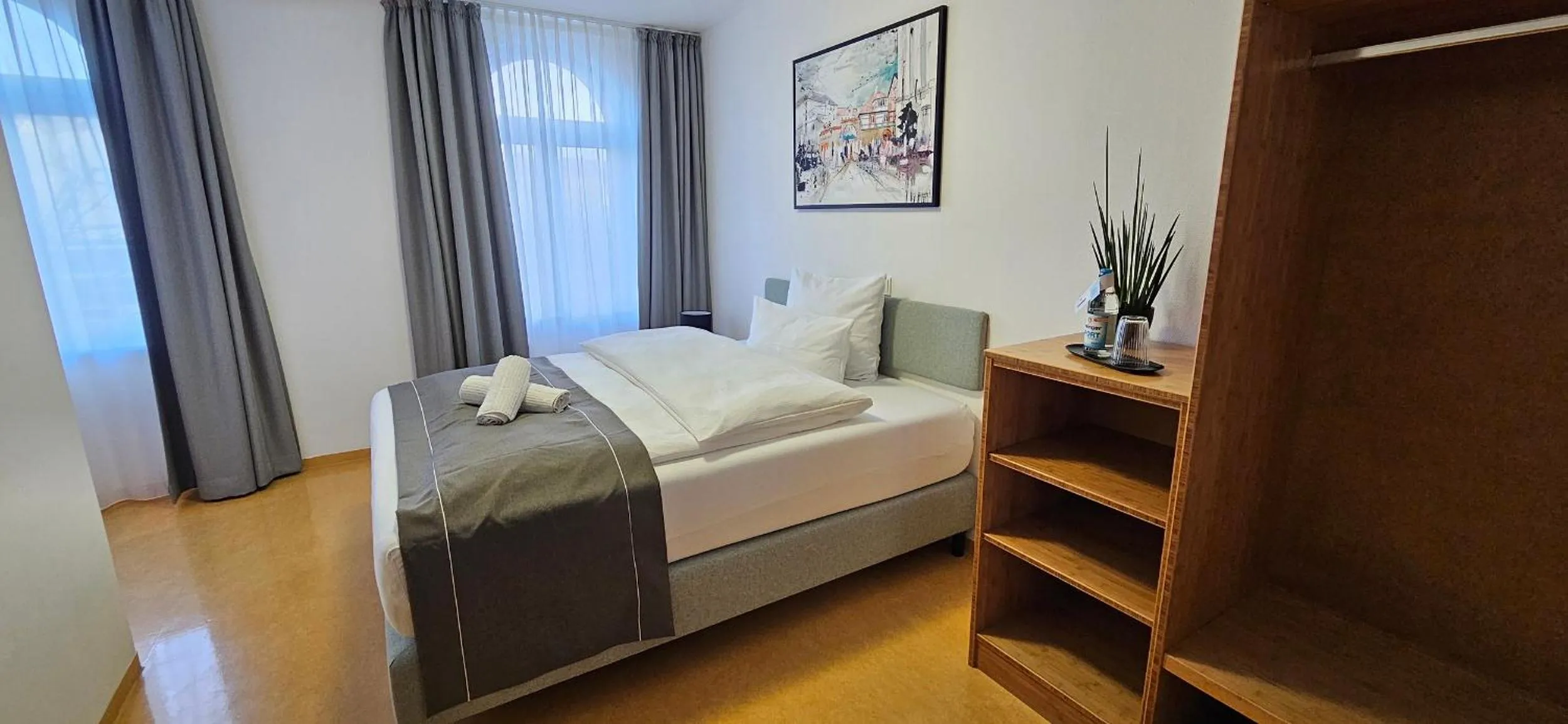 Photo of the whole room, Bed in Ecoinn