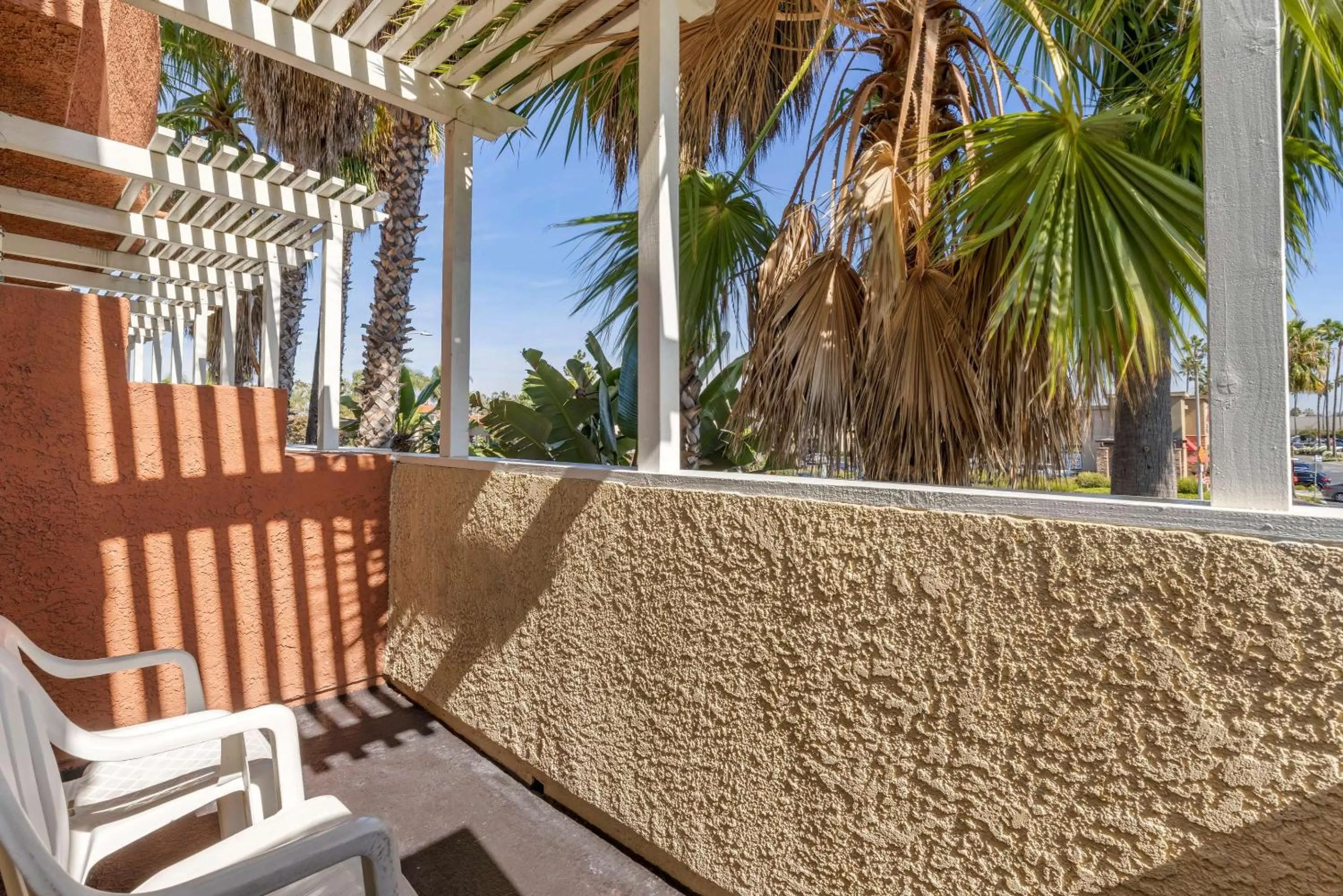 Bedroom in Comfort Inn & Suites Huntington Beach