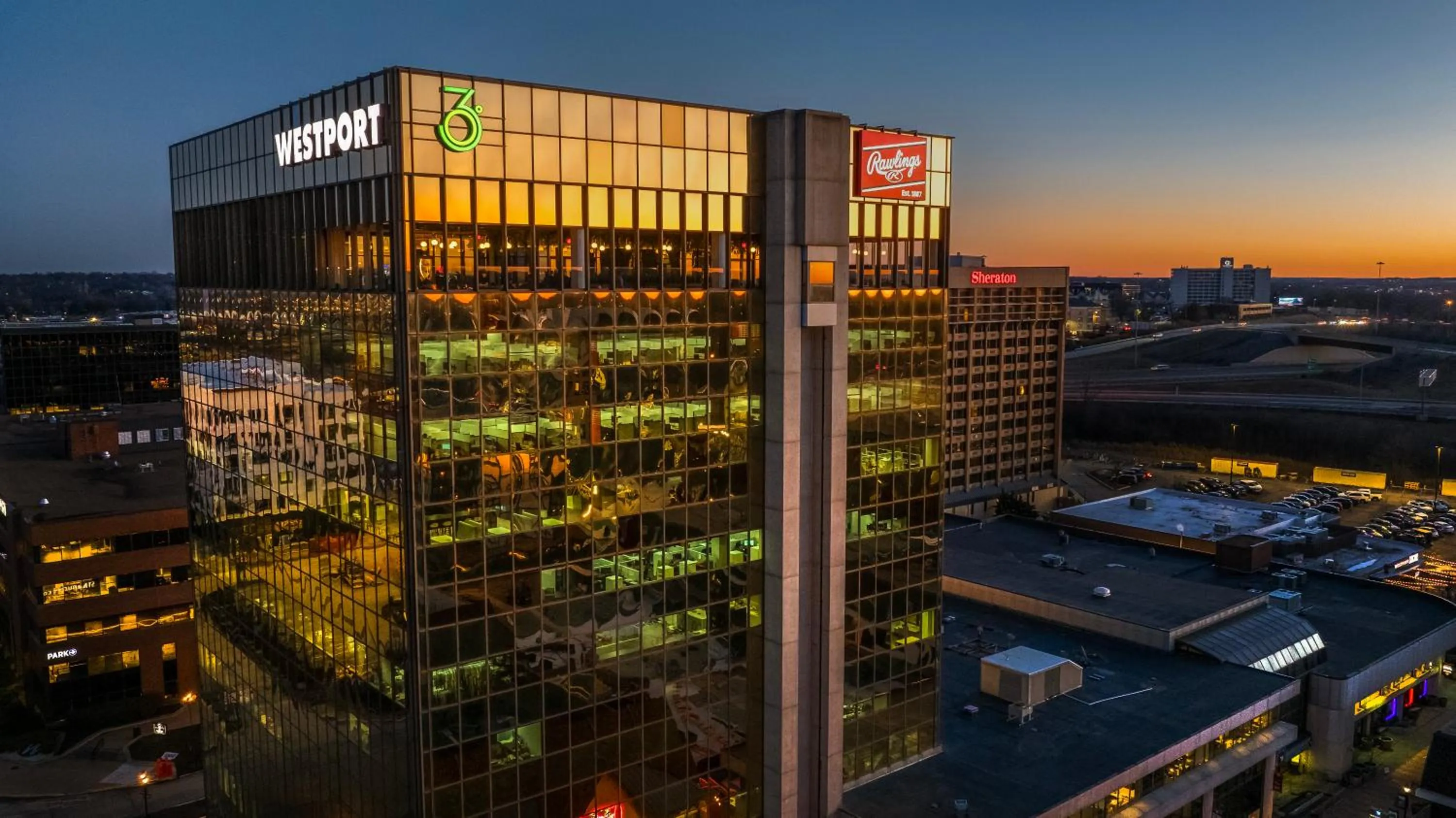 Restaurant/places to eat in Sheraton Westport Plaza