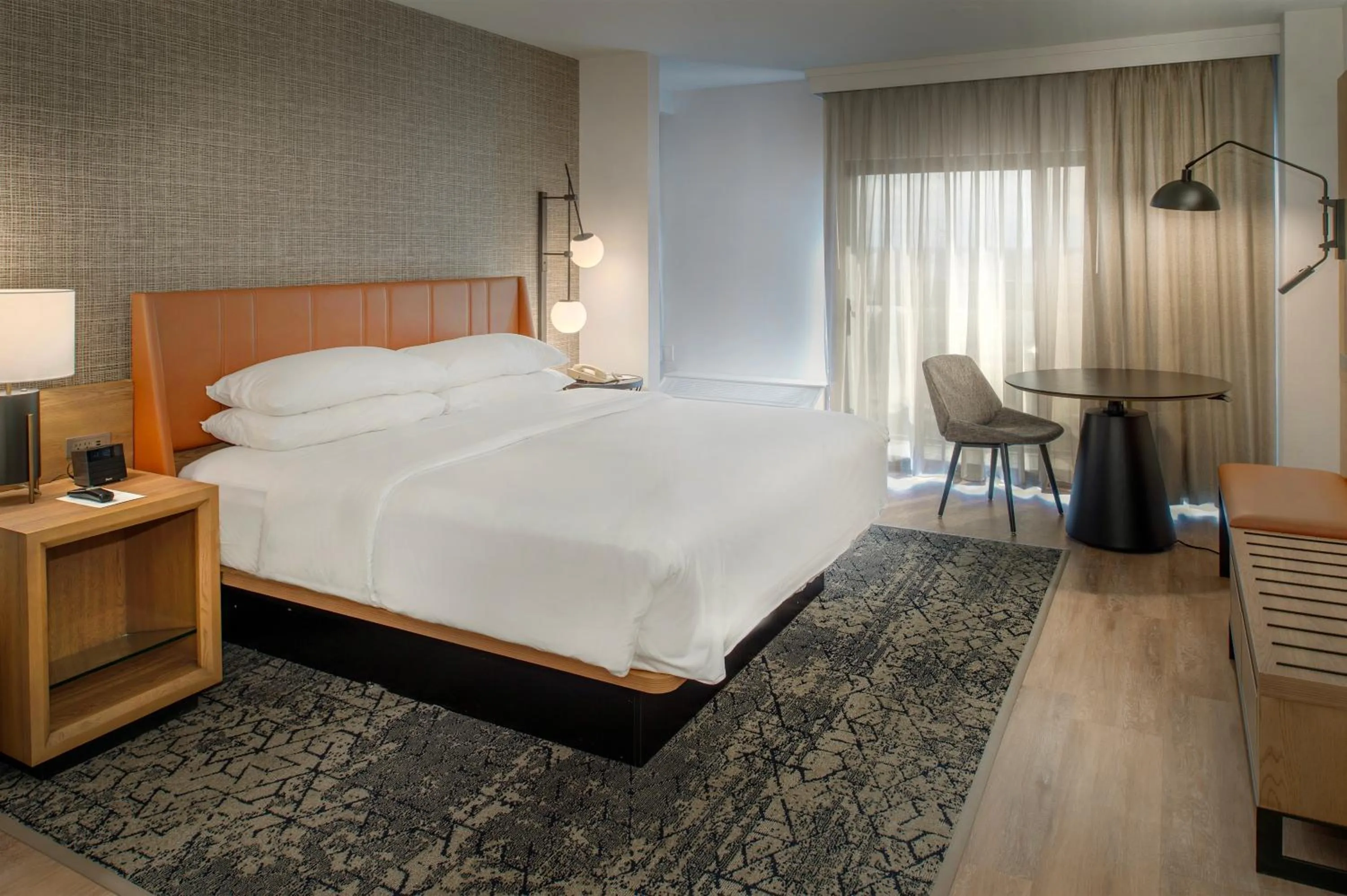 Guests, Bed in Sheraton Westport Plaza