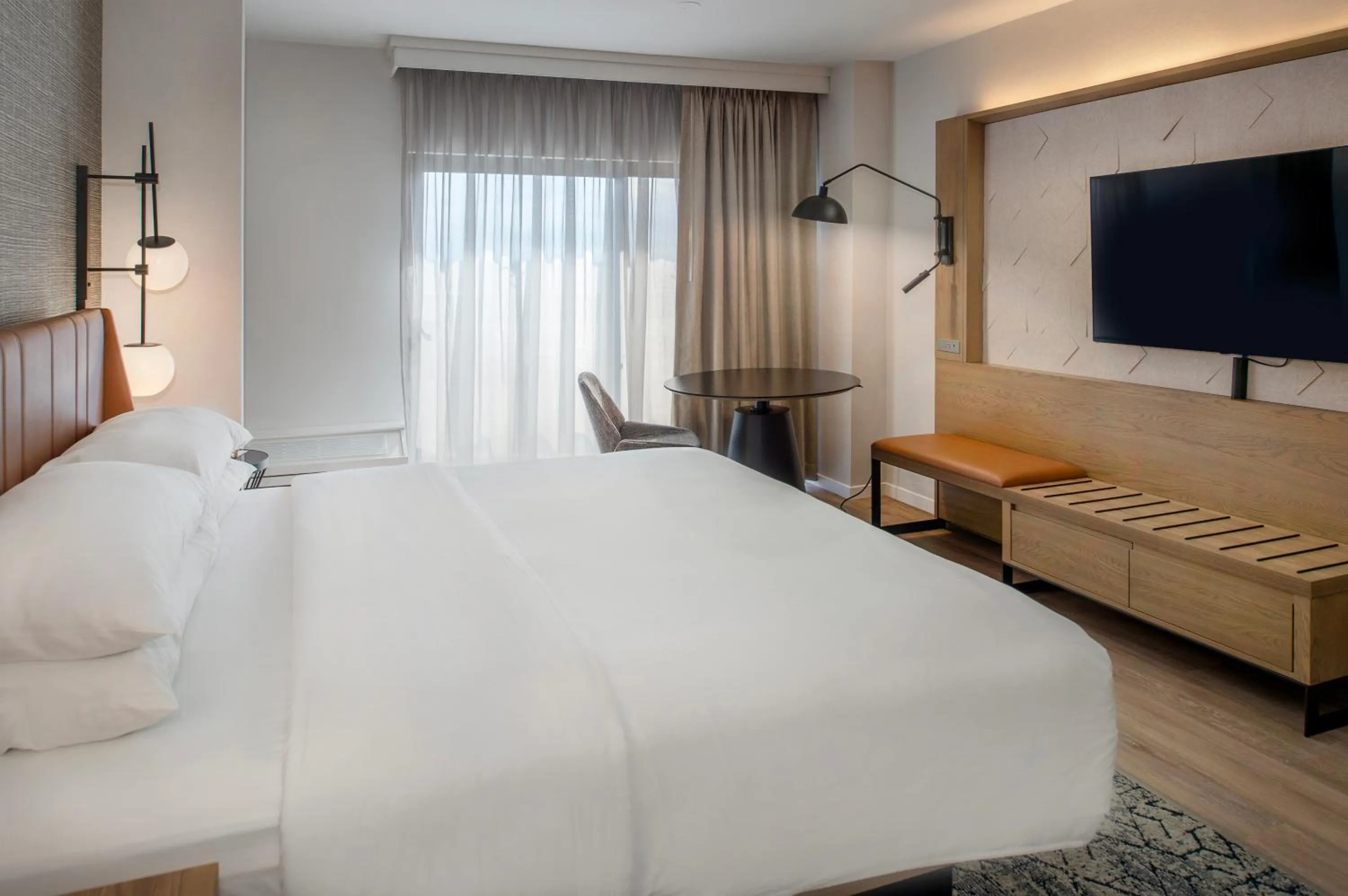 Guests, Bed in Sheraton Westport Plaza