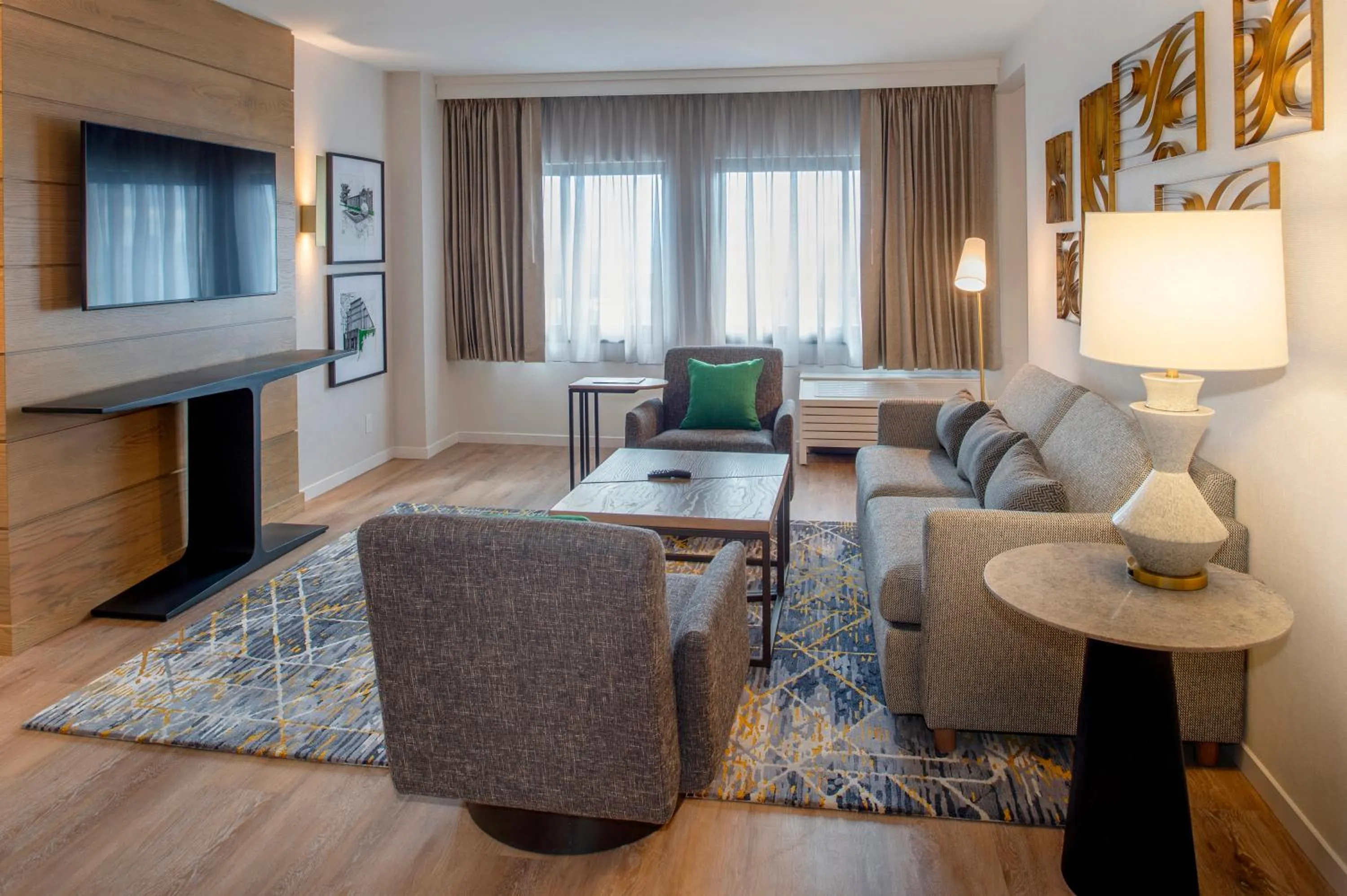 Guests in Sheraton Westport Plaza