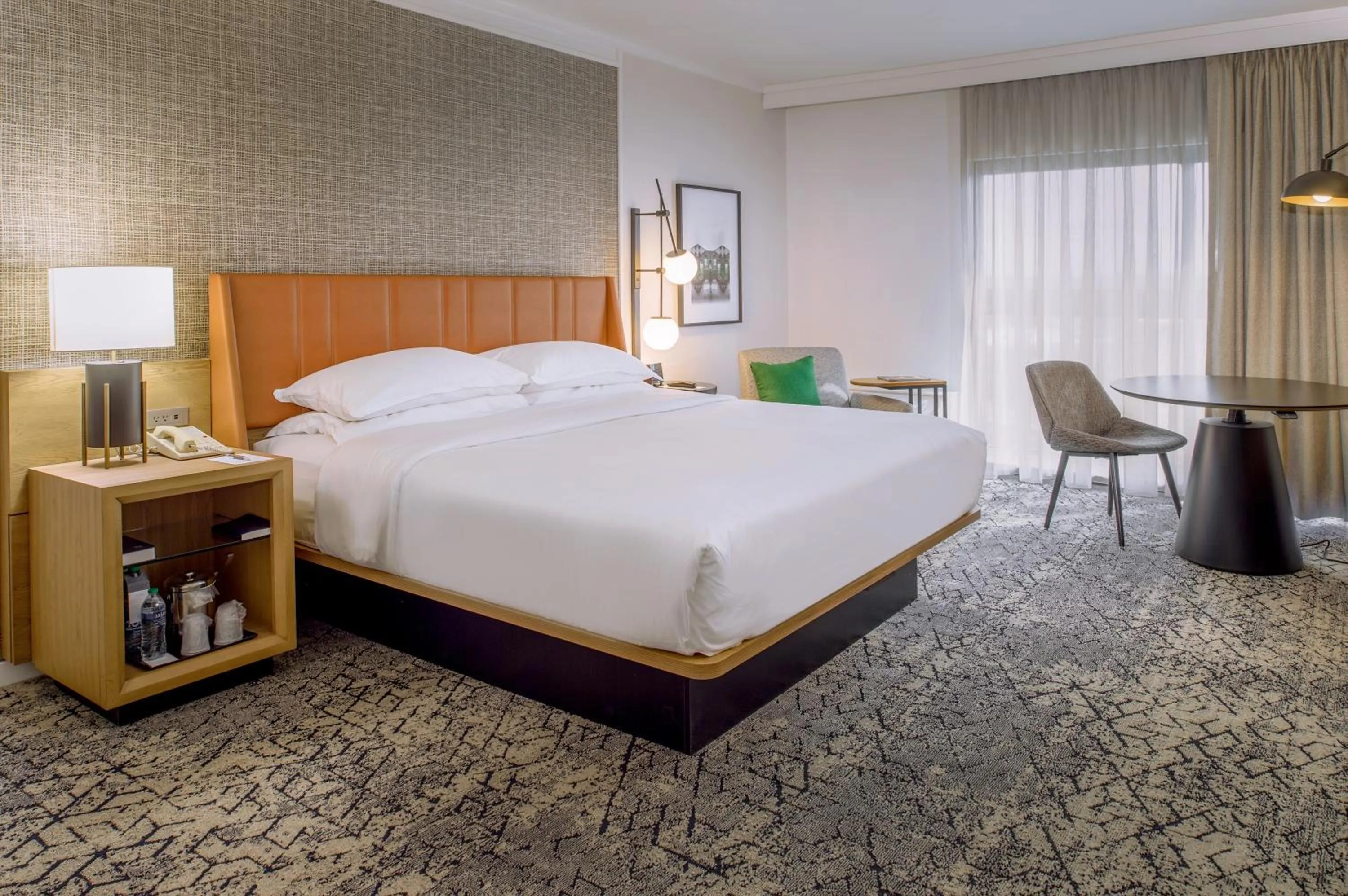 Guests, Bed in Sheraton Westport Plaza