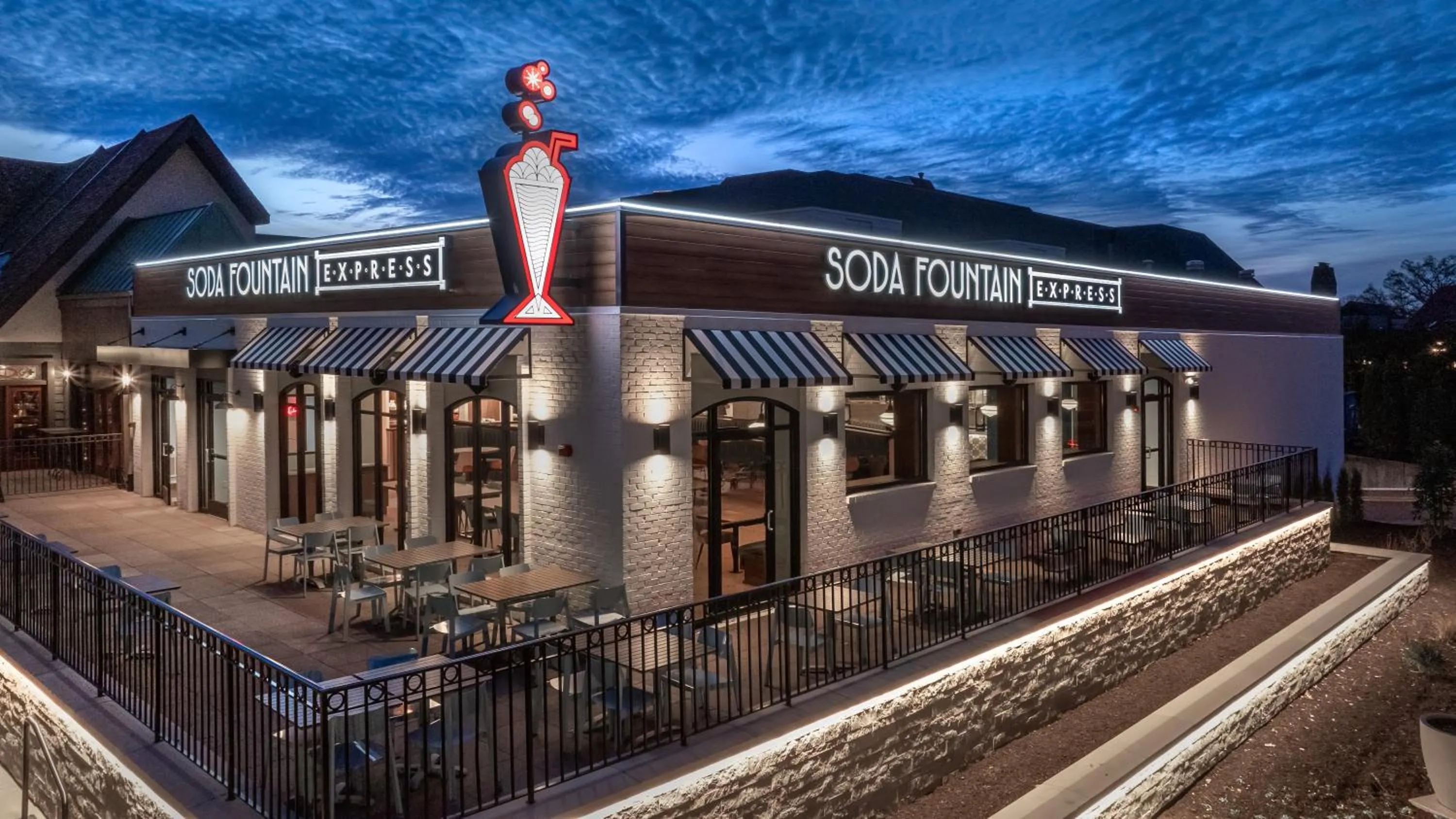 Restaurant/places to eat in Sheraton Westport Plaza