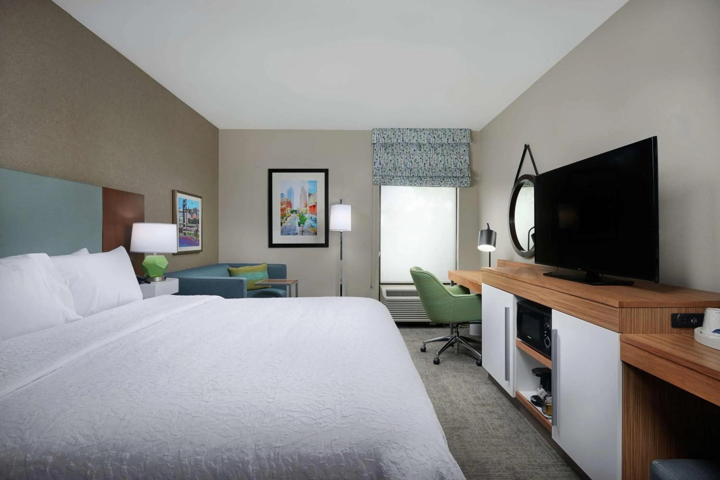 Bedroom, Bed in Hampton Inn Louisville/I-65/Brooks Road