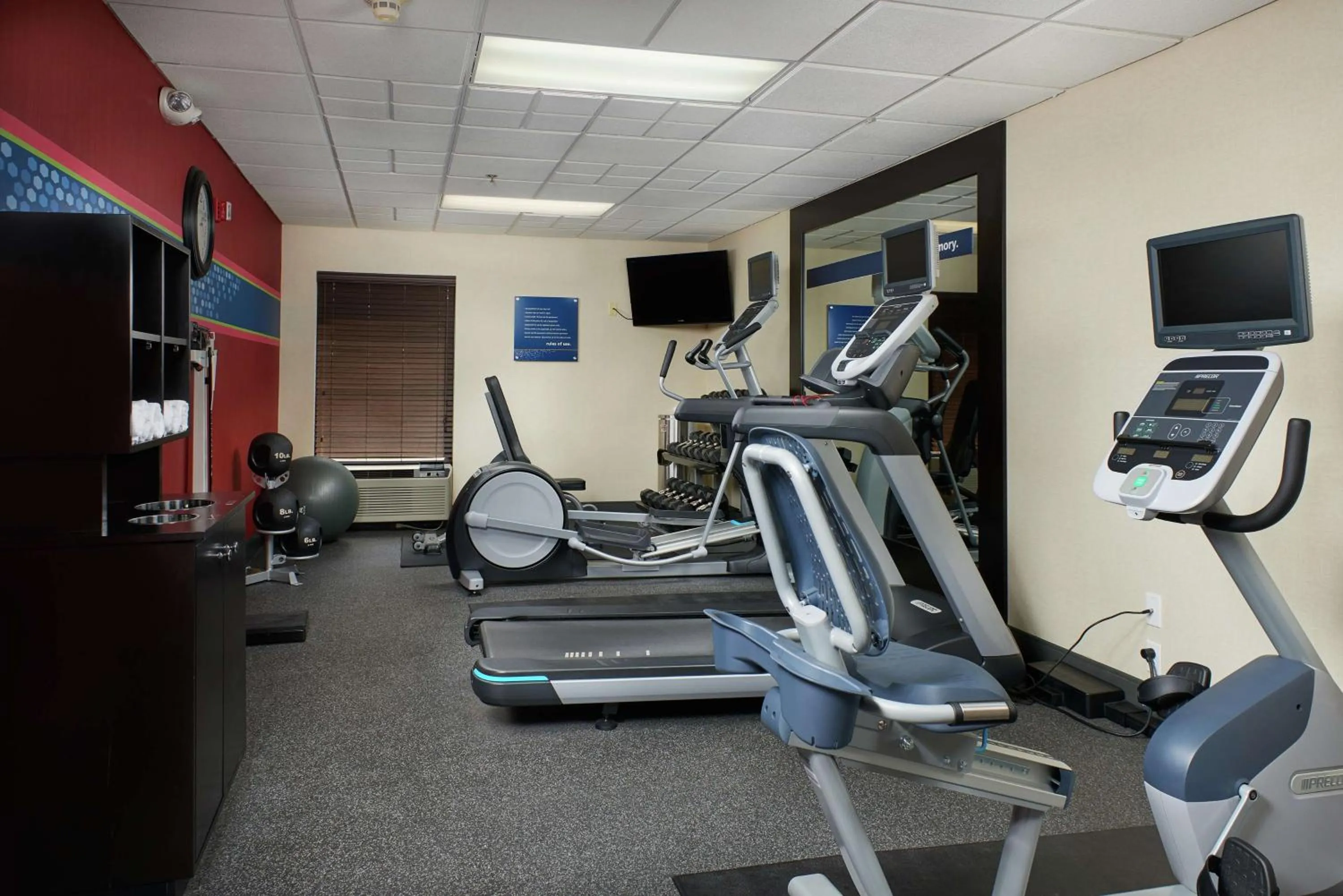 Fitness centre/facilities in Hampton Inn Louisville/I-65/Brooks Road