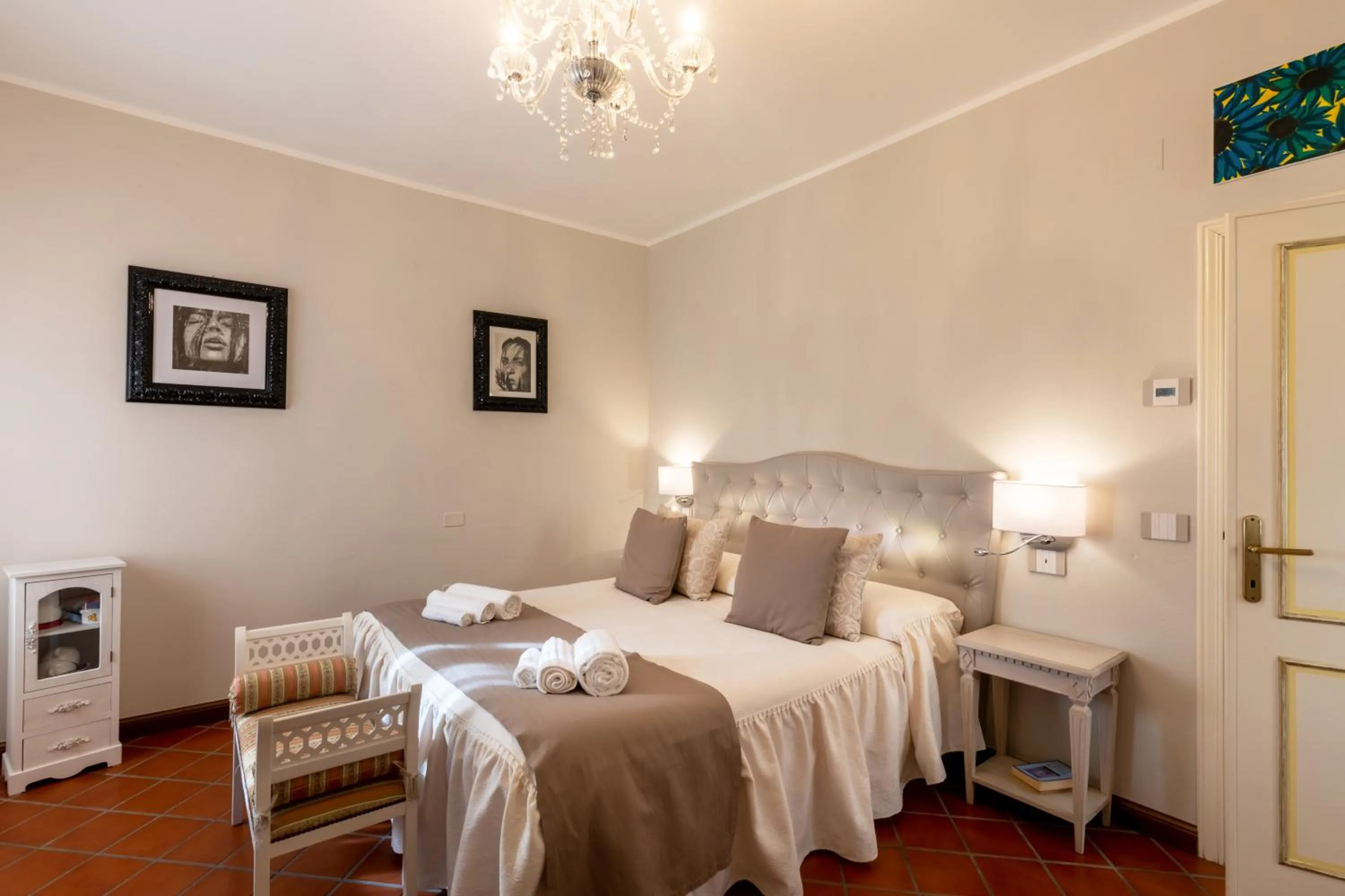 Queen Room with Balcony in Il Torrione