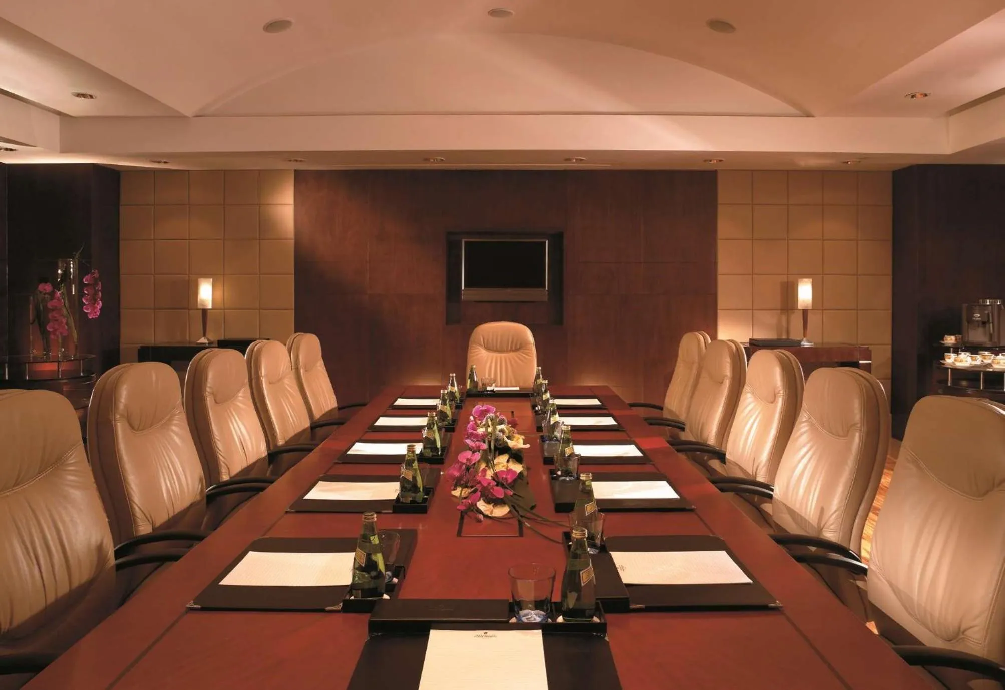Business facilities in Pudong Shangri-La, Shanghai