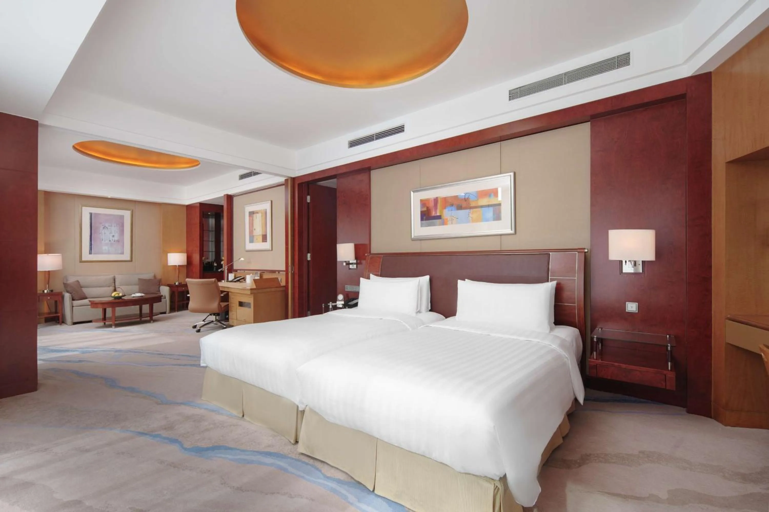 Bedroom, Bed in Pudong Shangri-La, Shanghai