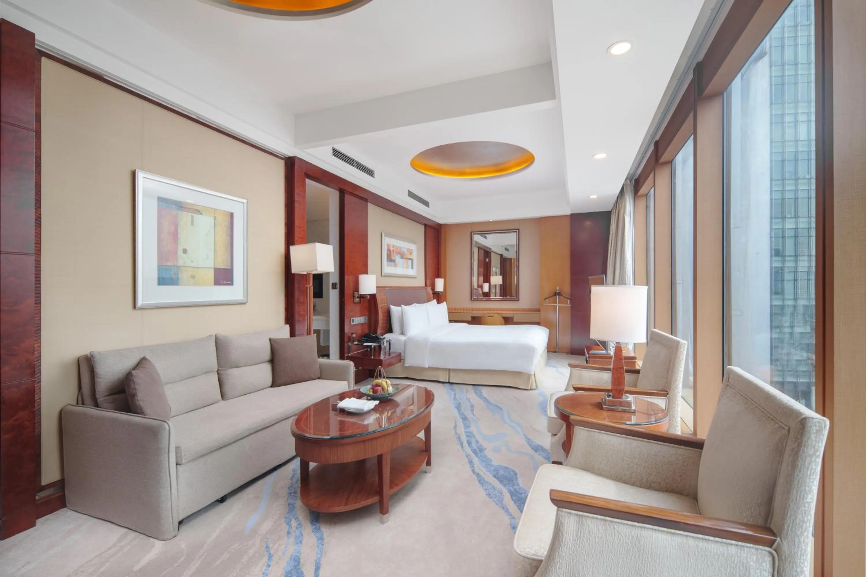 Seating area, Bed in Pudong Shangri-La, Shanghai