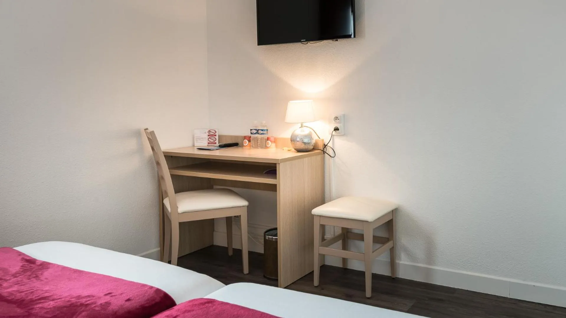 Bed in Hôtel Restaurant L'Evidence