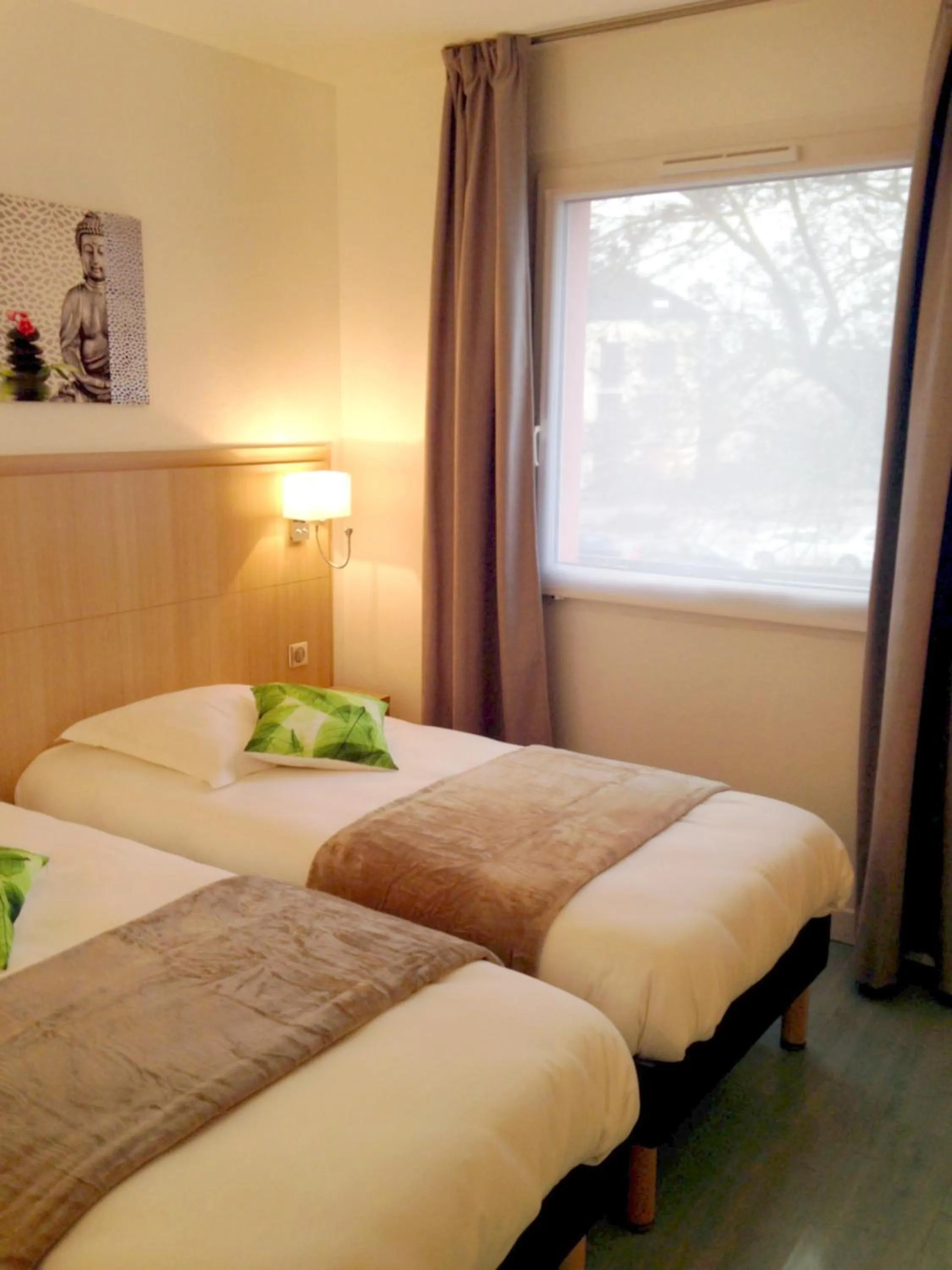 Day, Bed in Hôtel Restaurant L'Evidence