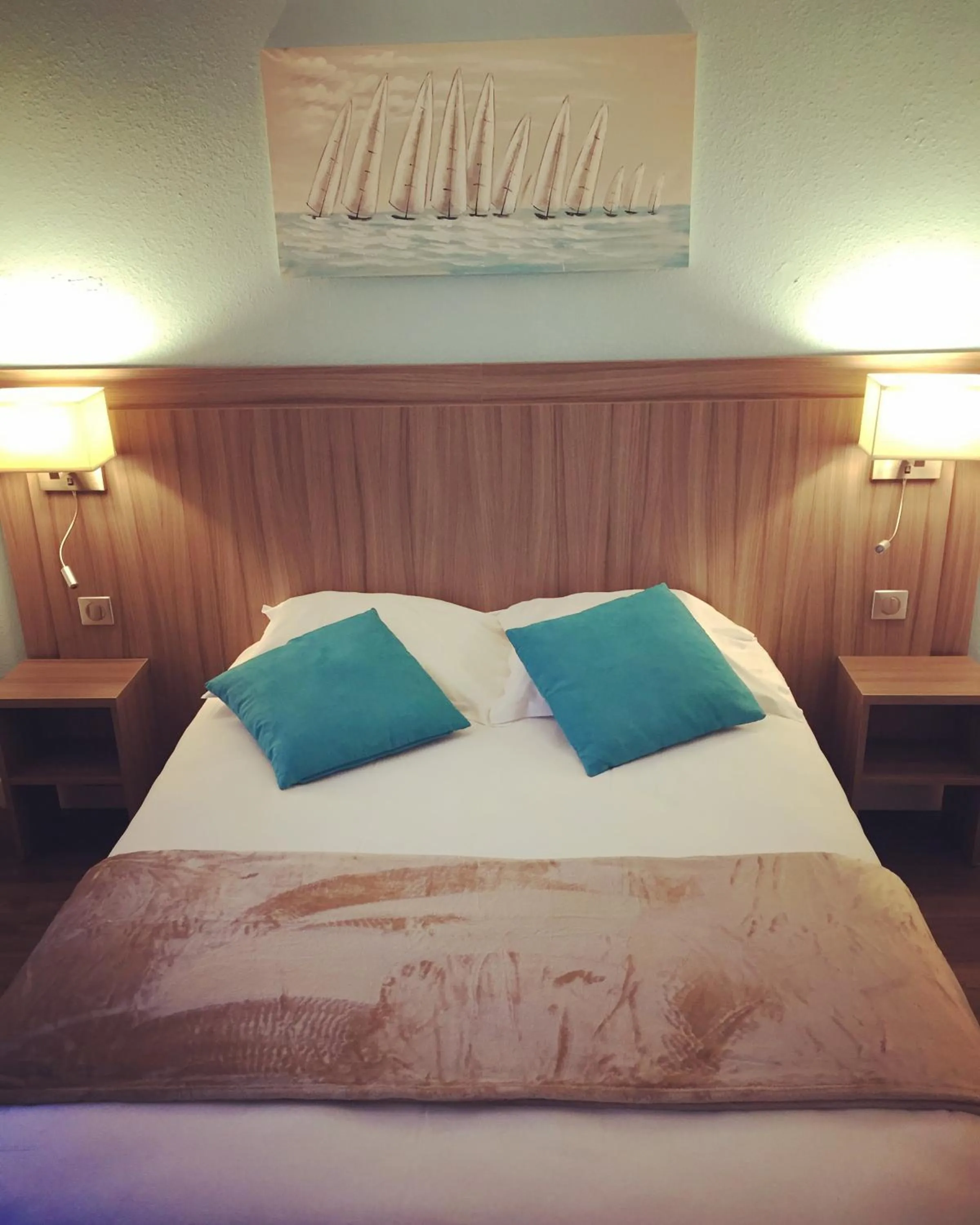 Bed in Hôtel Restaurant L'Evidence