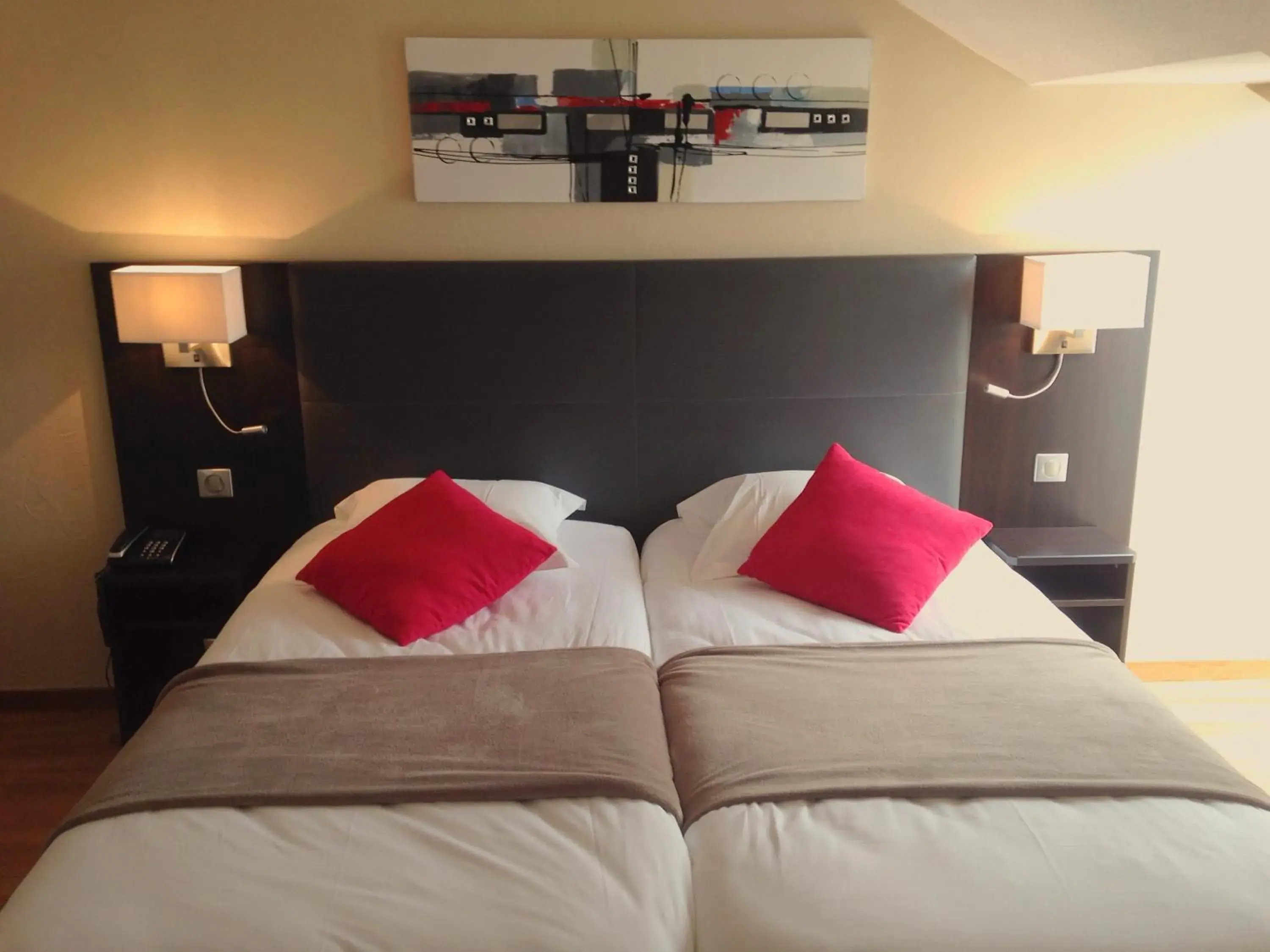 Superior Twin Room - single occupancy in Hôtel Restaurant L'Evidence Superior Twin Room - single occupancy in Hôtel Restaurant L'Evidence