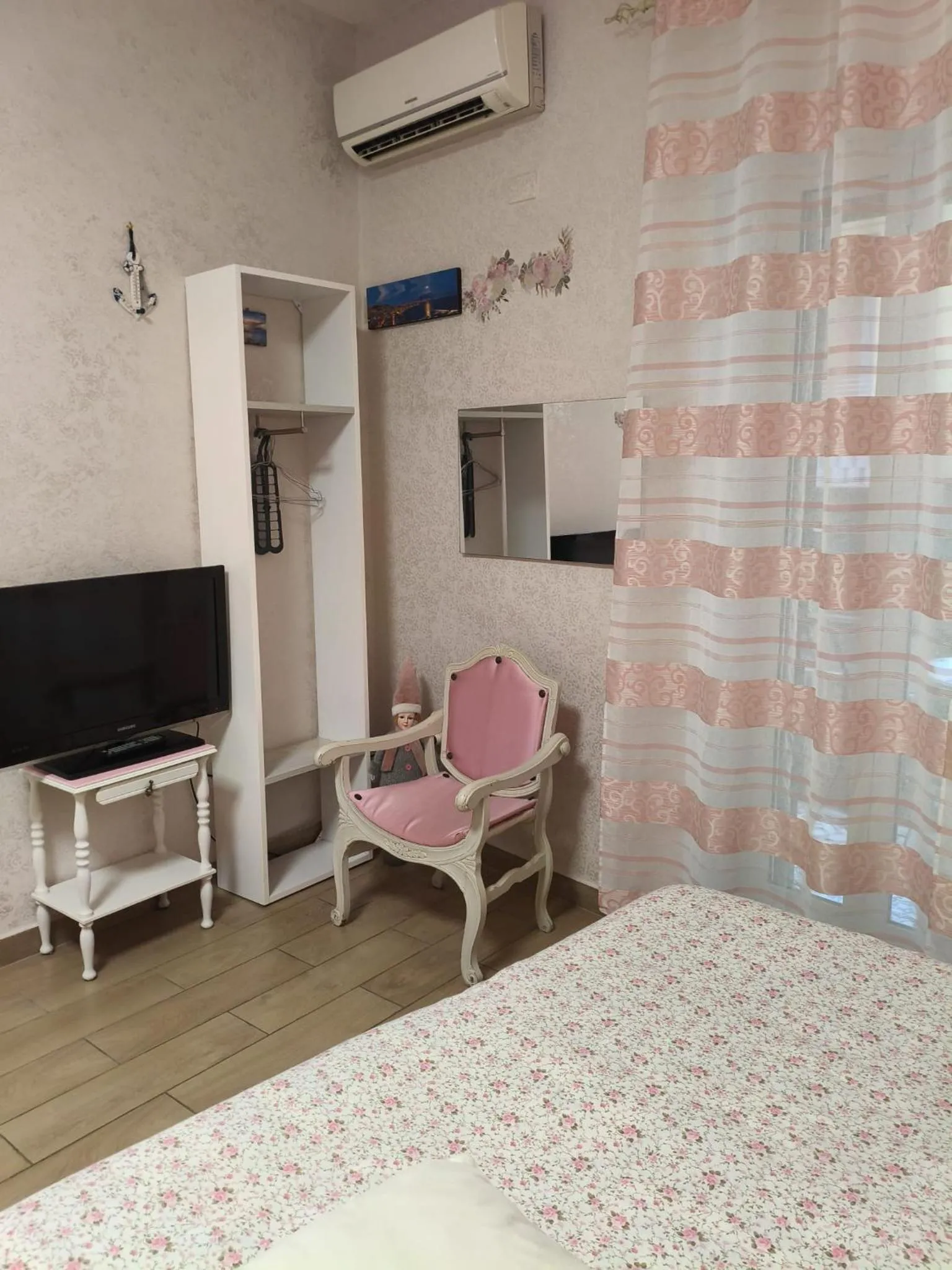 Bed in A&C SweetHome