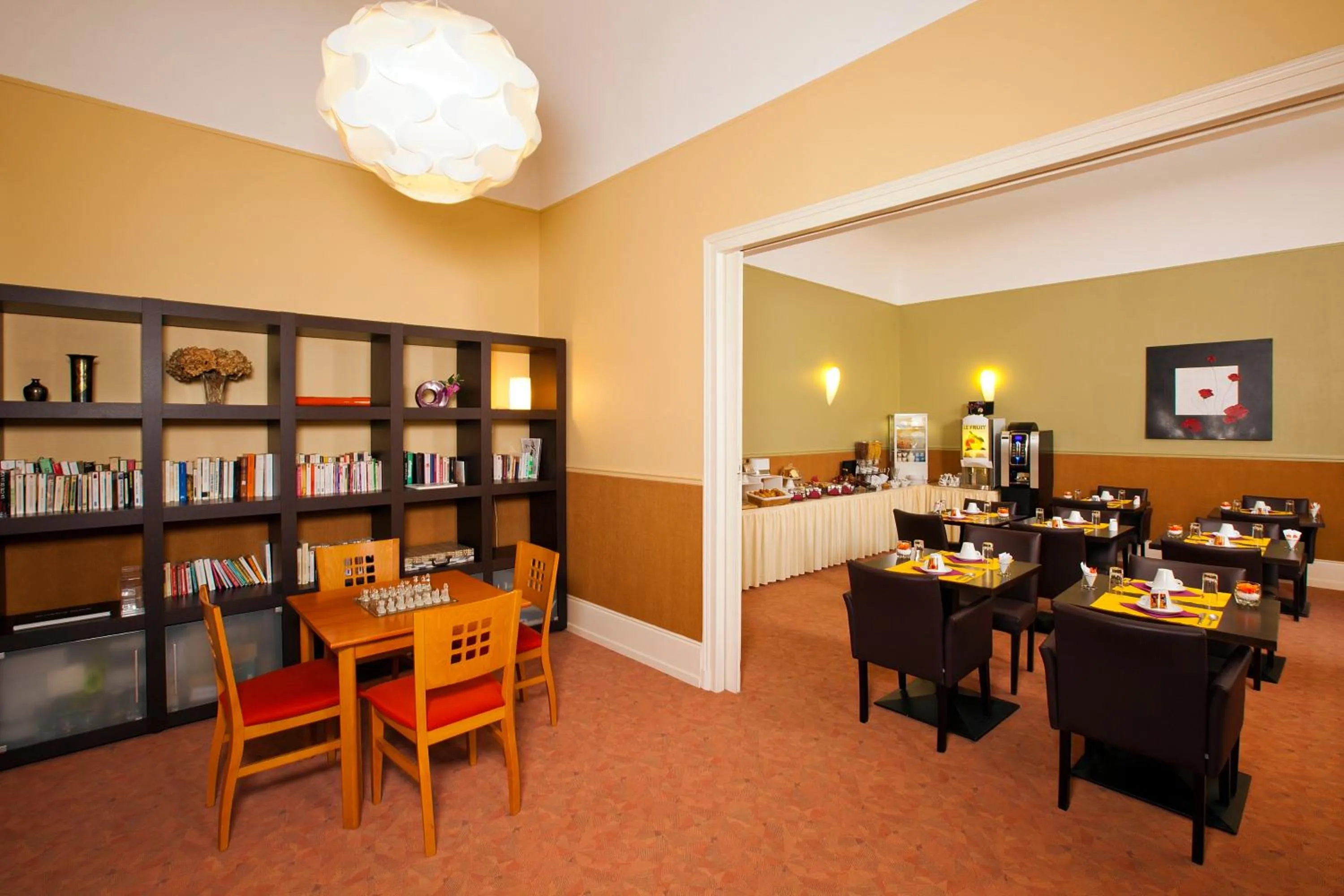 Game Room in Garden & City Luxeuil Ex Le Métropole et Les Thermes