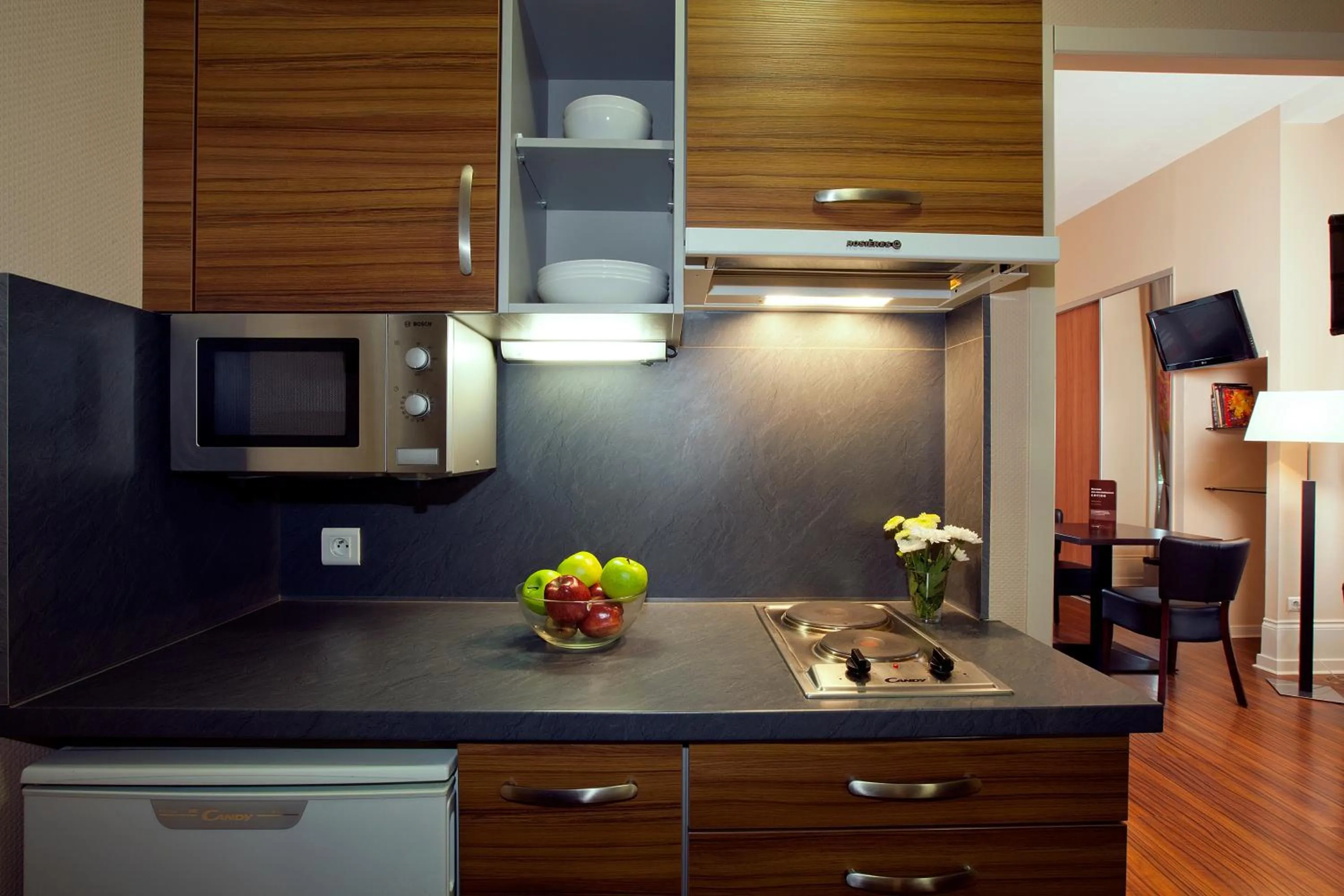 TV and multimedia in Garden & City Luxeuil Ex Le Métropole et Les Thermes