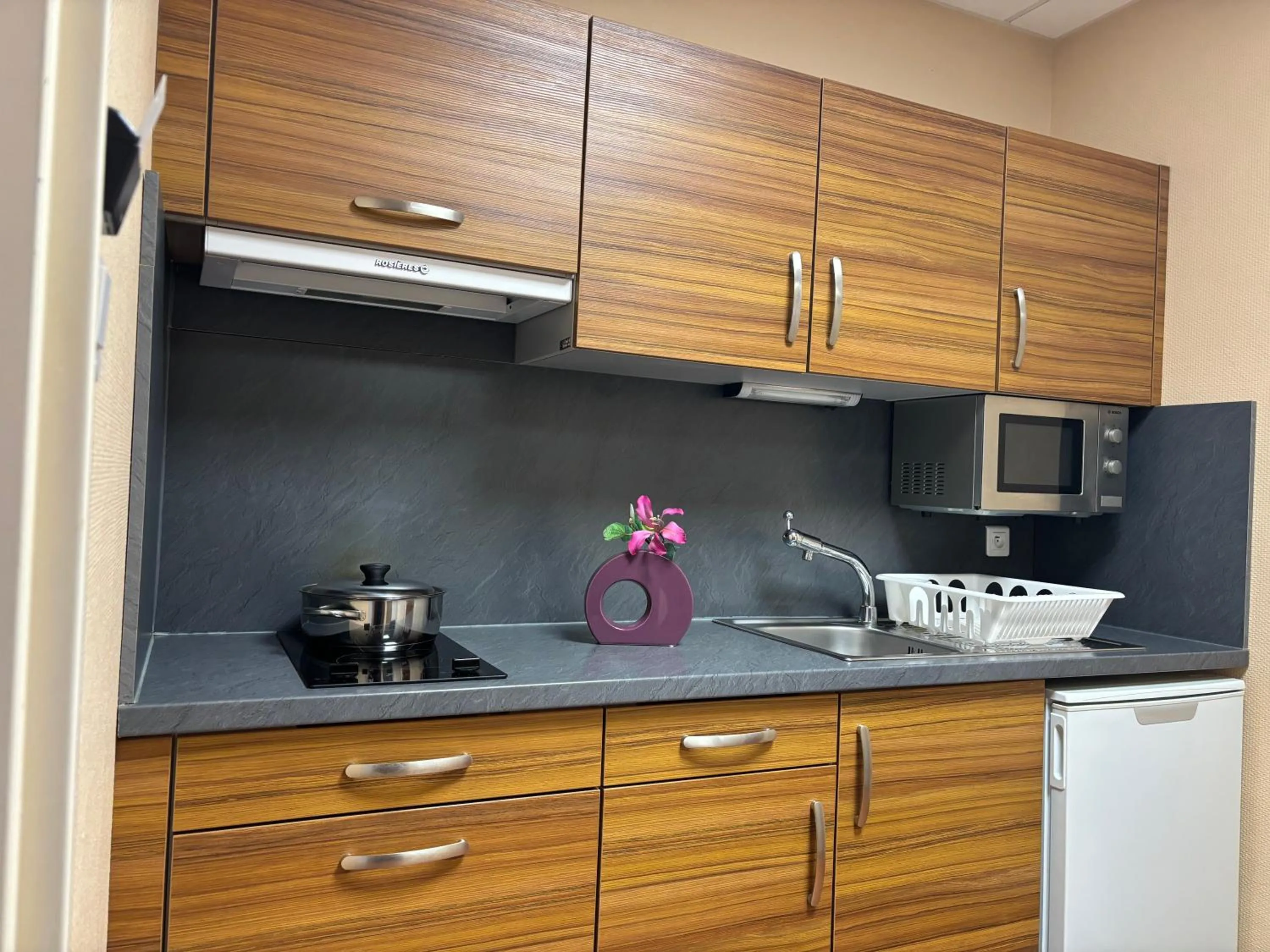 Kitchen or kitchenette in Garden & City Luxeuil Ex Le Métropole et Les Thermes