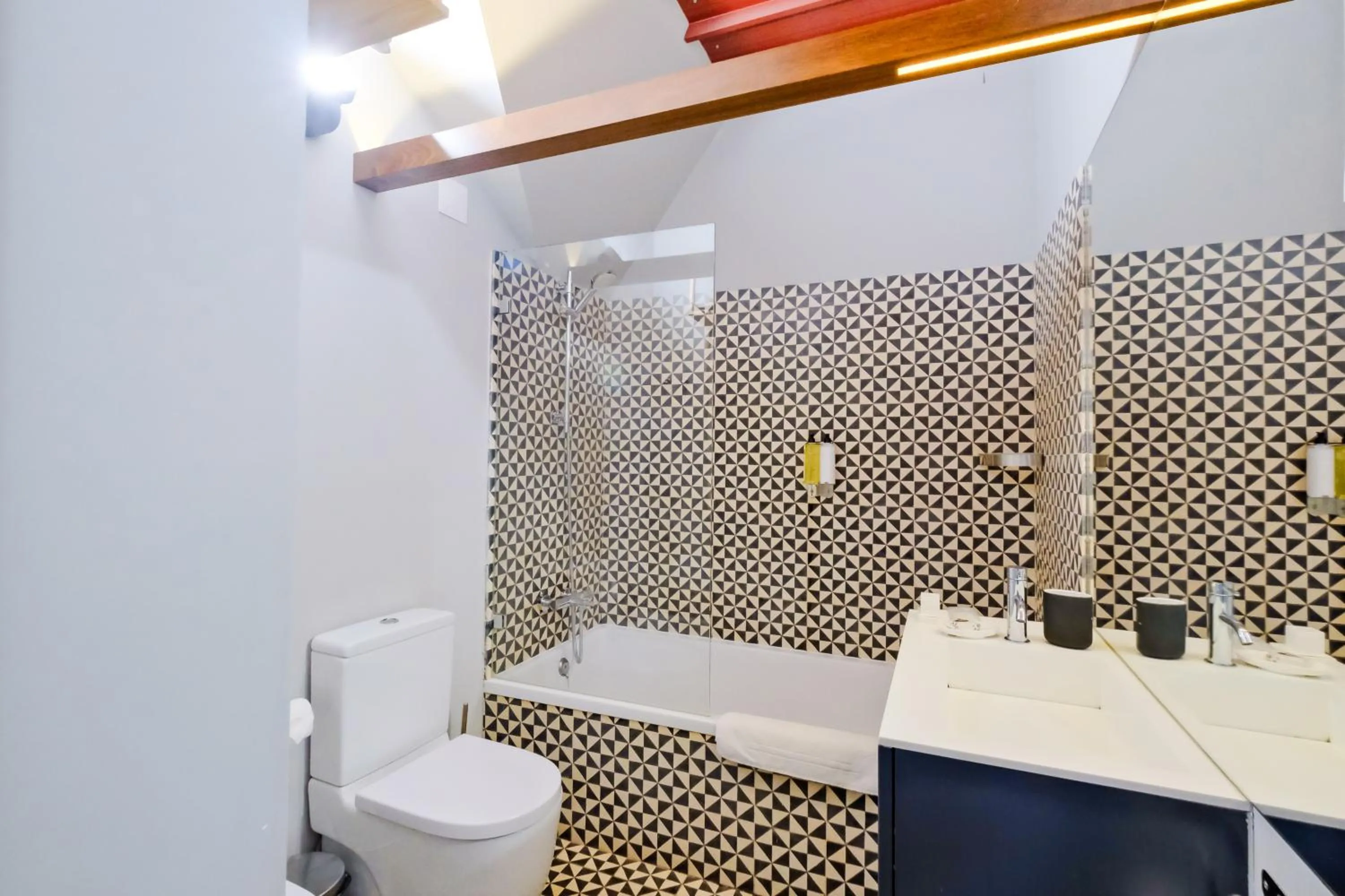 Bathroom in Chiado Arty Flats