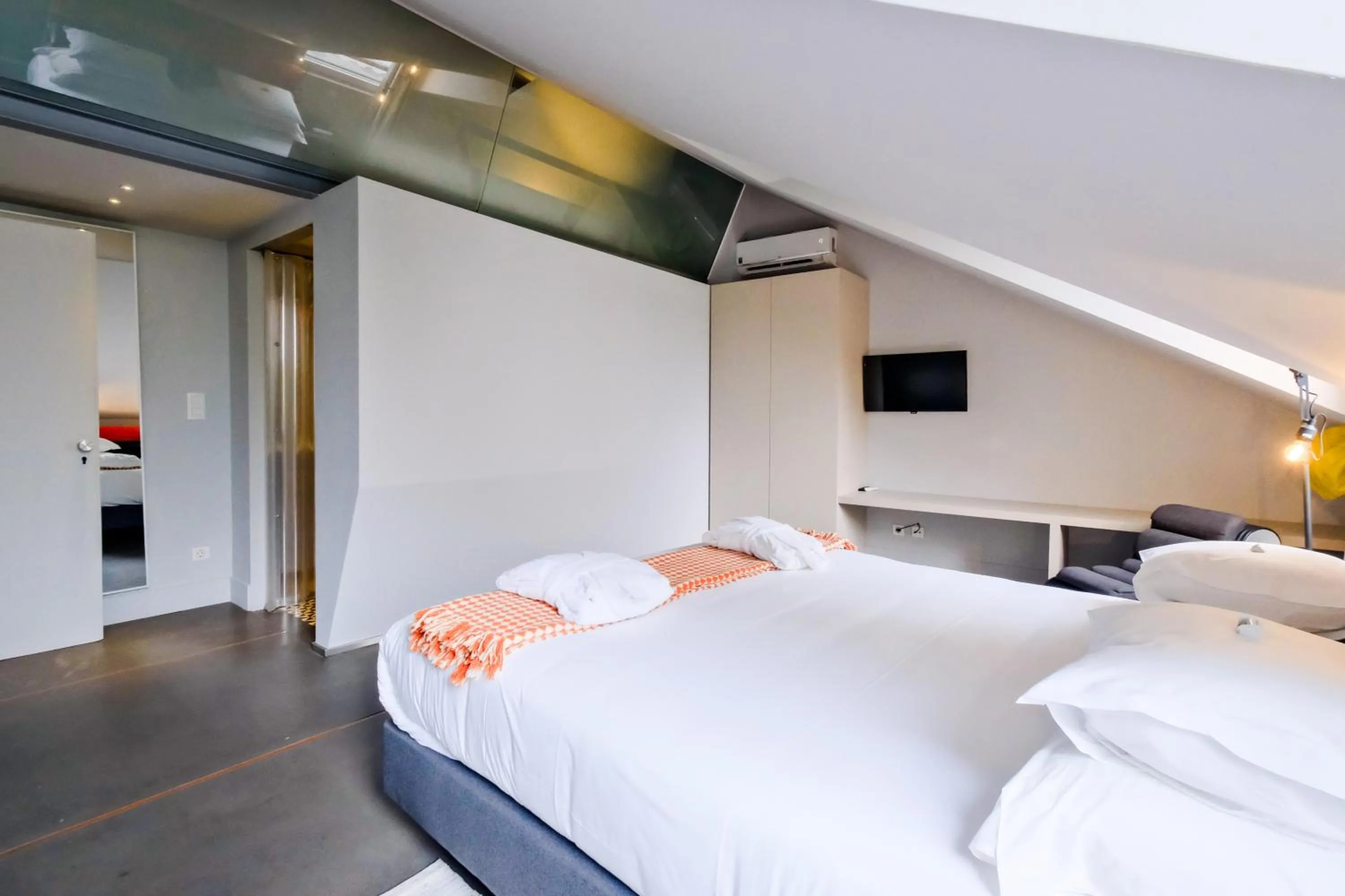 Bed in Chiado Arty Flats