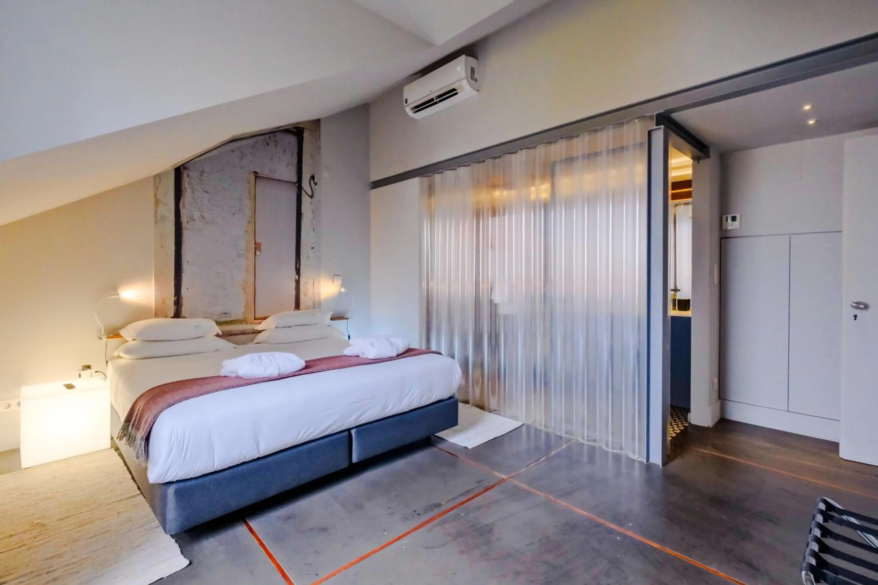 Bed in Chiado Arty Flats