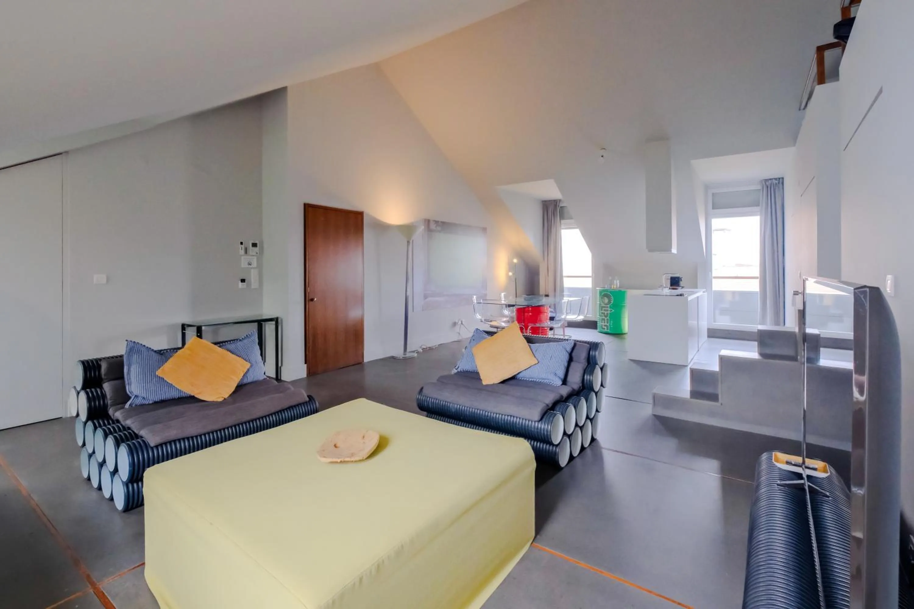 Kitchen or kitchenette in Chiado Arty Flats