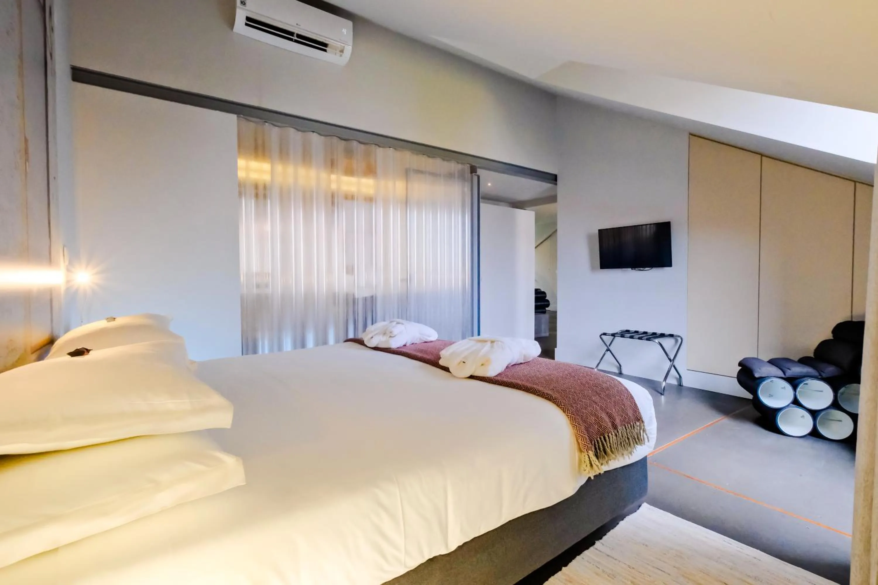 Bed in Chiado Arty Flats