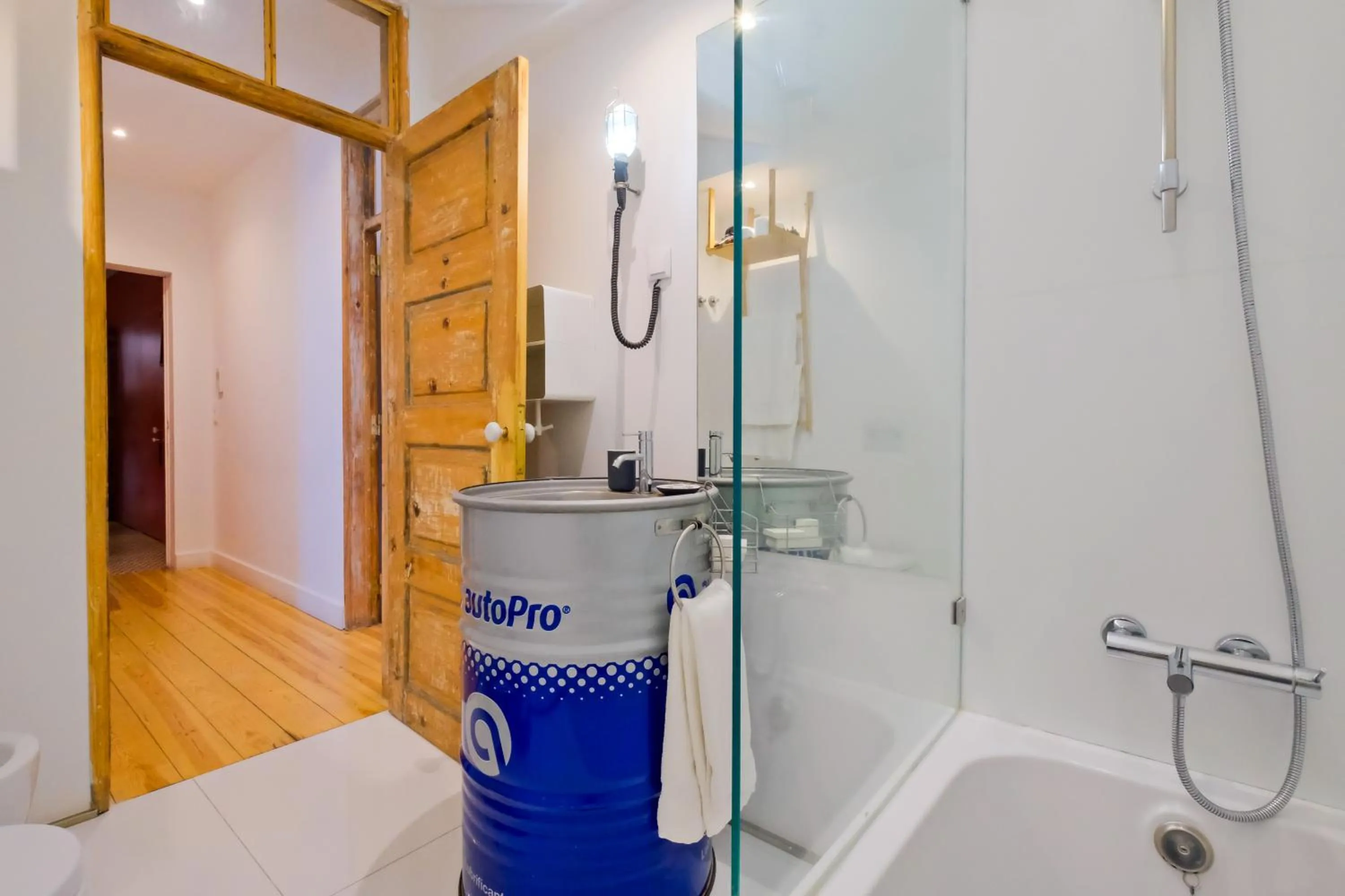 Bathroom in Chiado Arty Flats