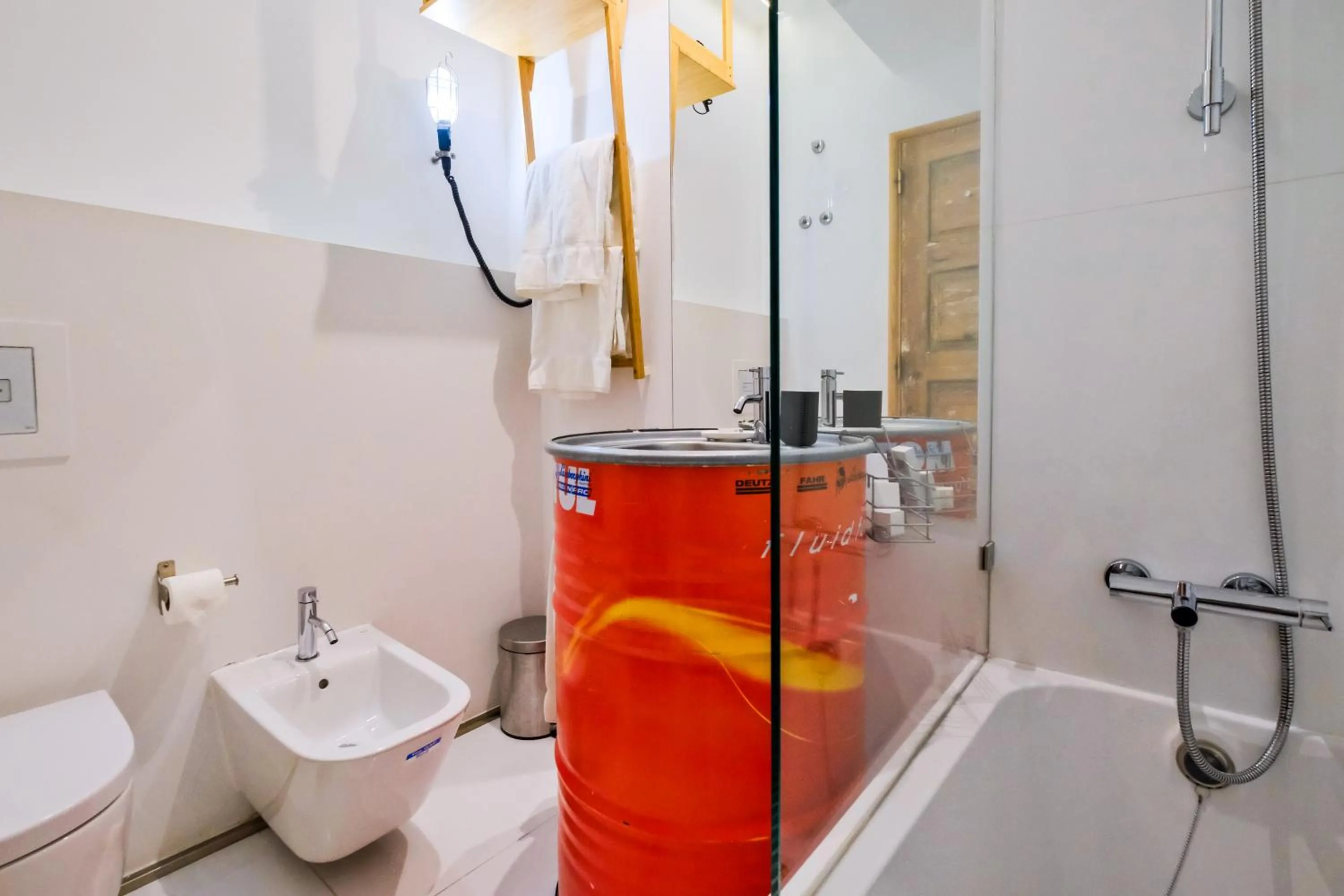 Bathroom in Chiado Arty Flats