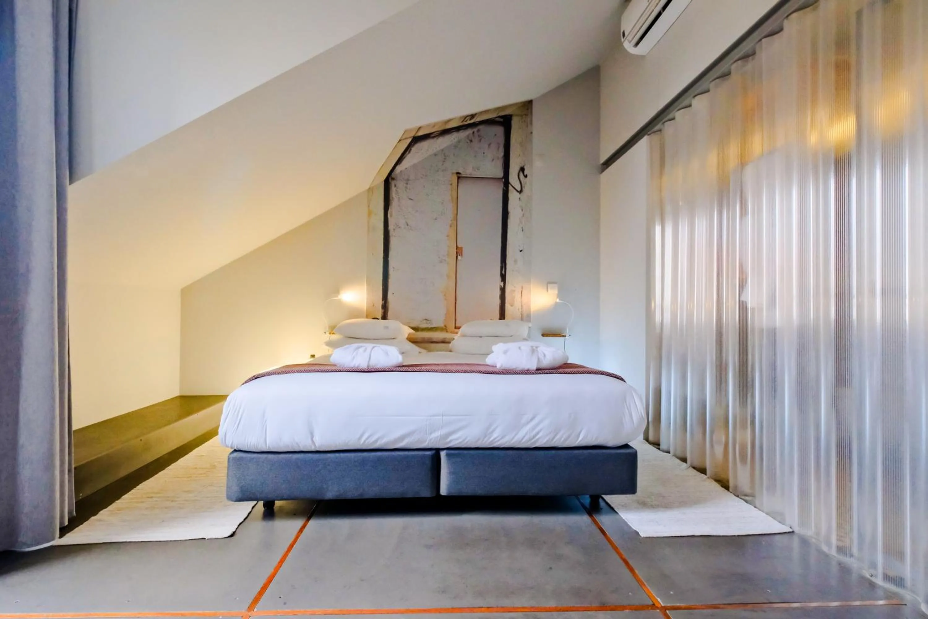 Bed in Chiado Arty Flats