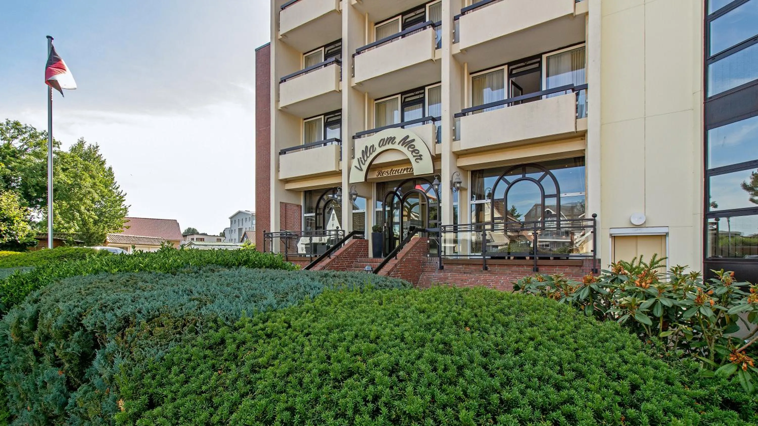 Property building in Villa am Meer