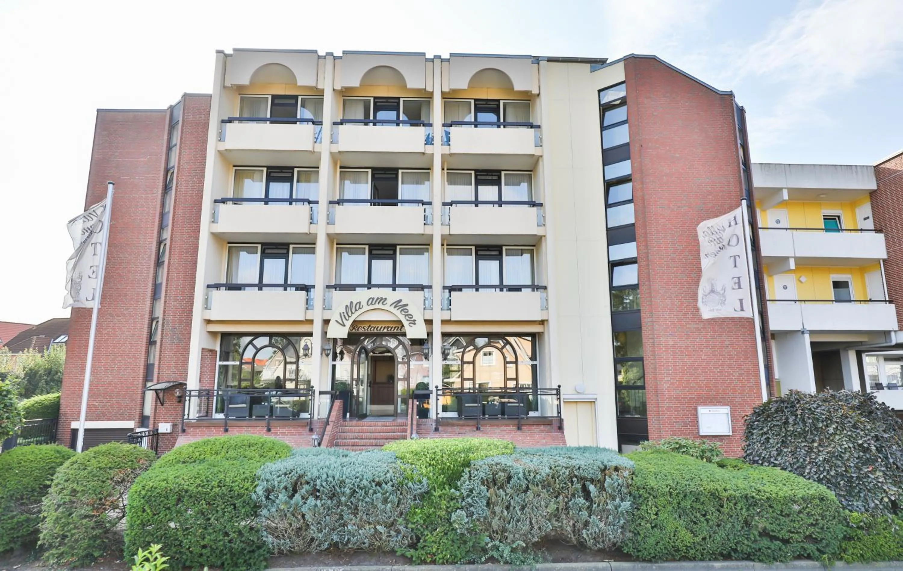 Property building in Villa am Meer