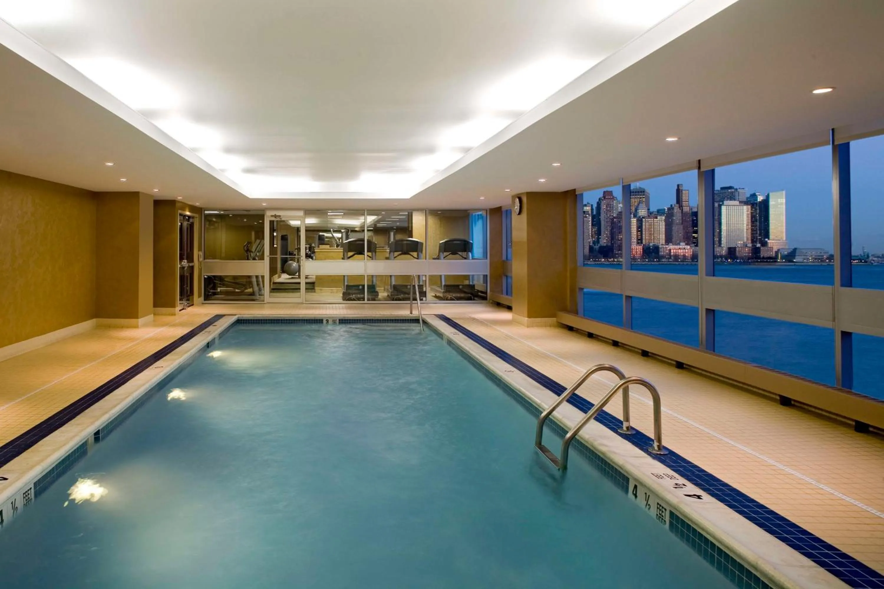 Swimming pool in Hyatt Regency Jersey City on the Hudson